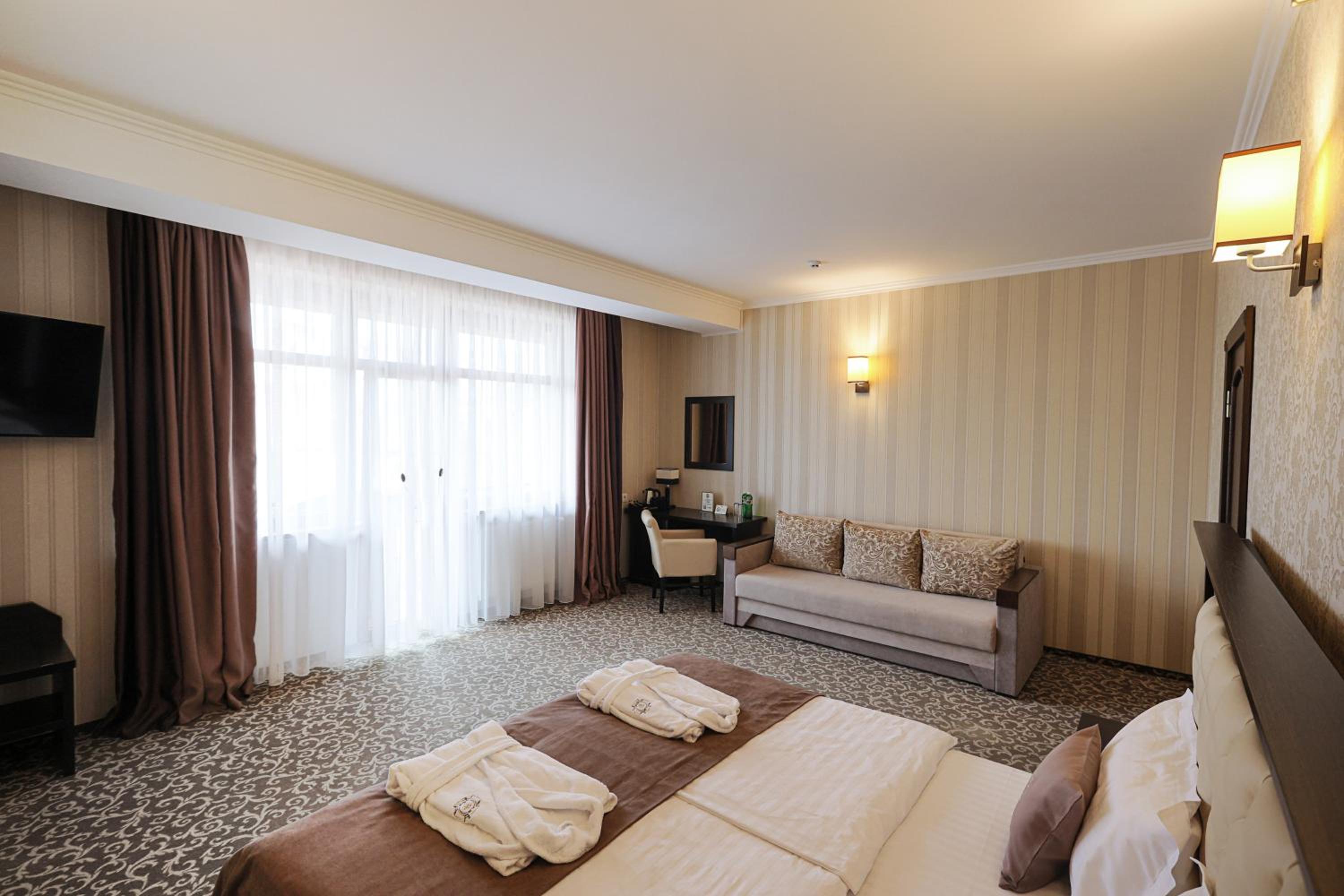 Suite with Balcony photo 3
