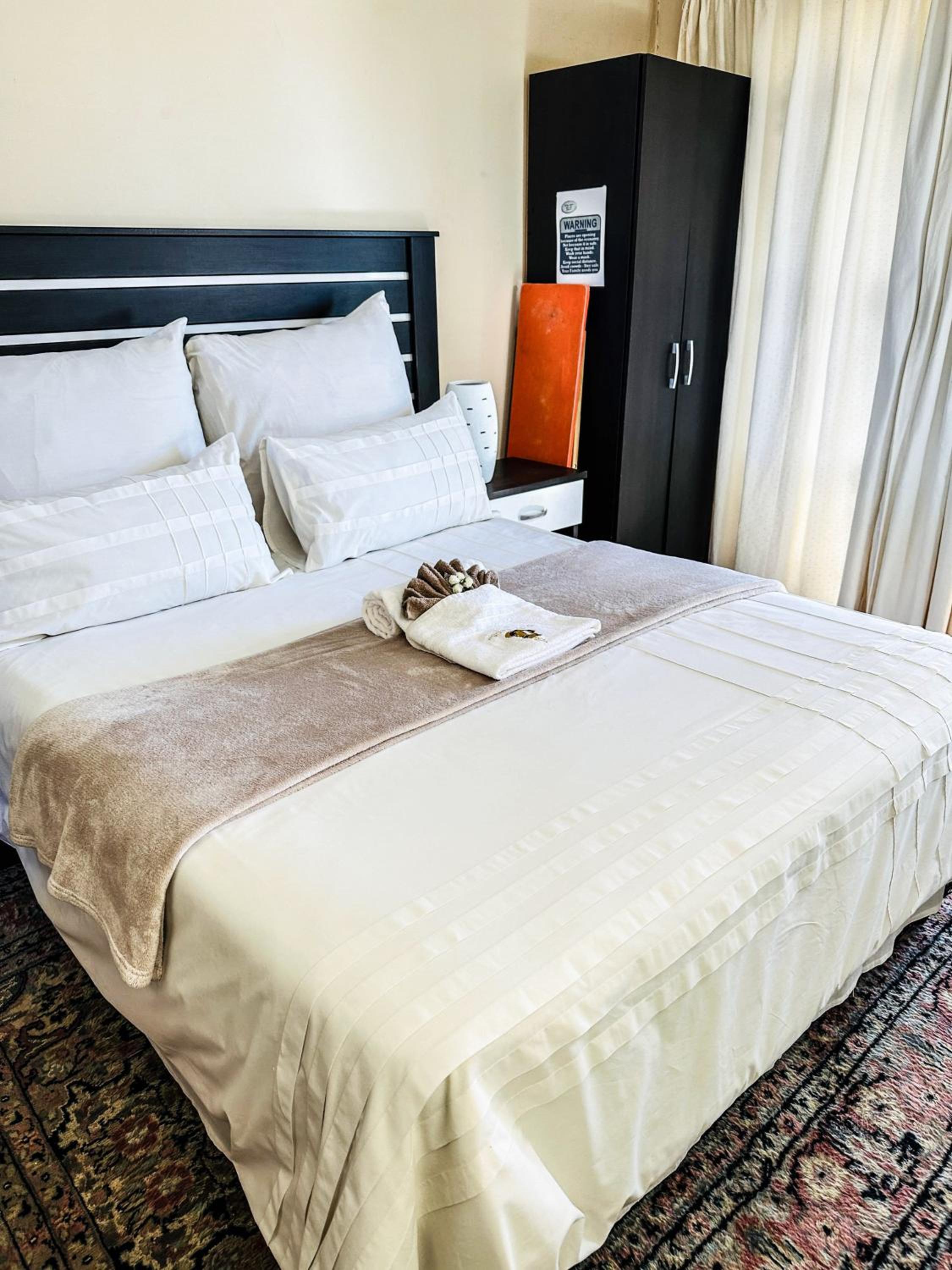 Deluxe Double Room with Bath photo 1