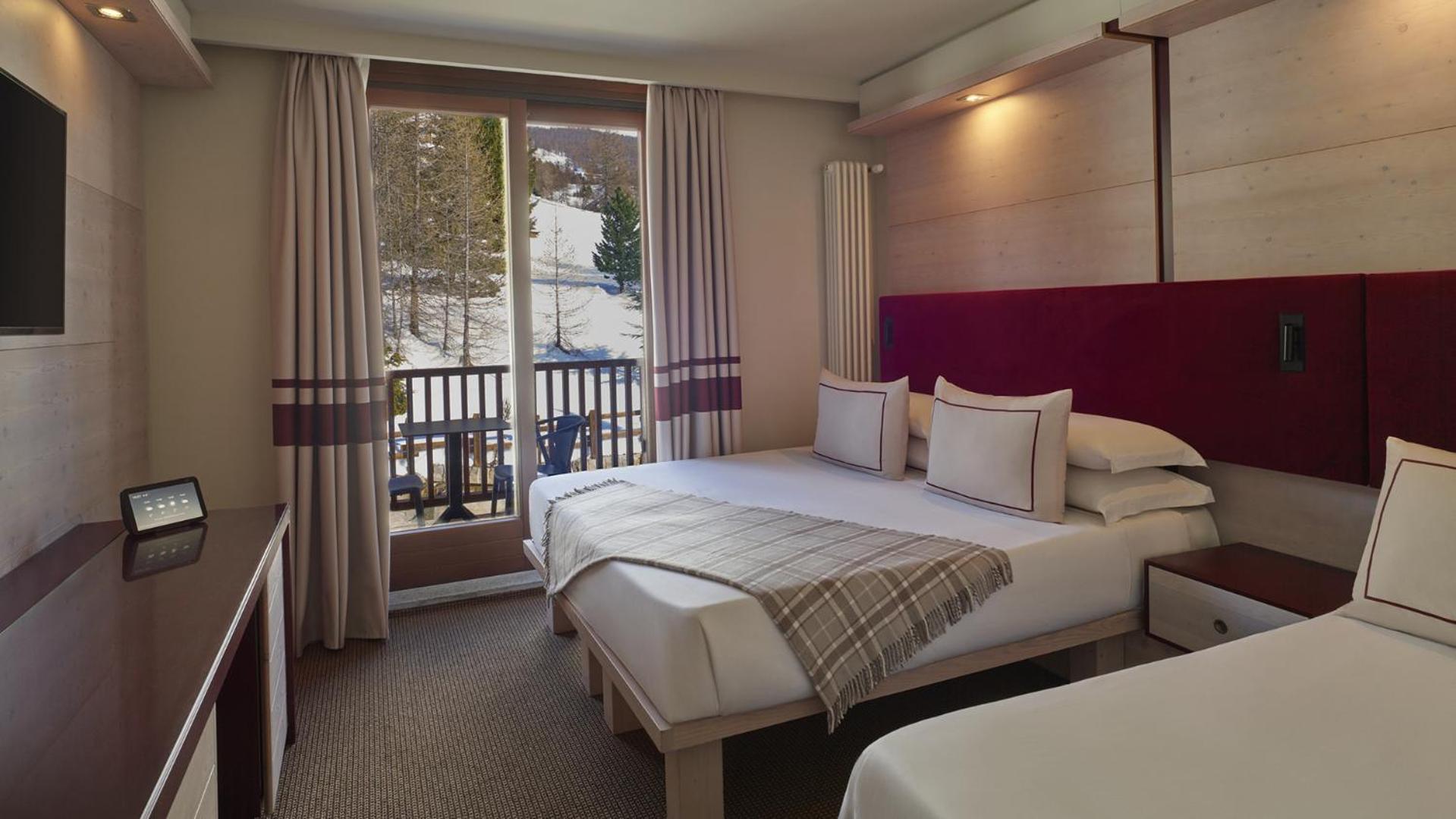 Triple Room with Mountain View