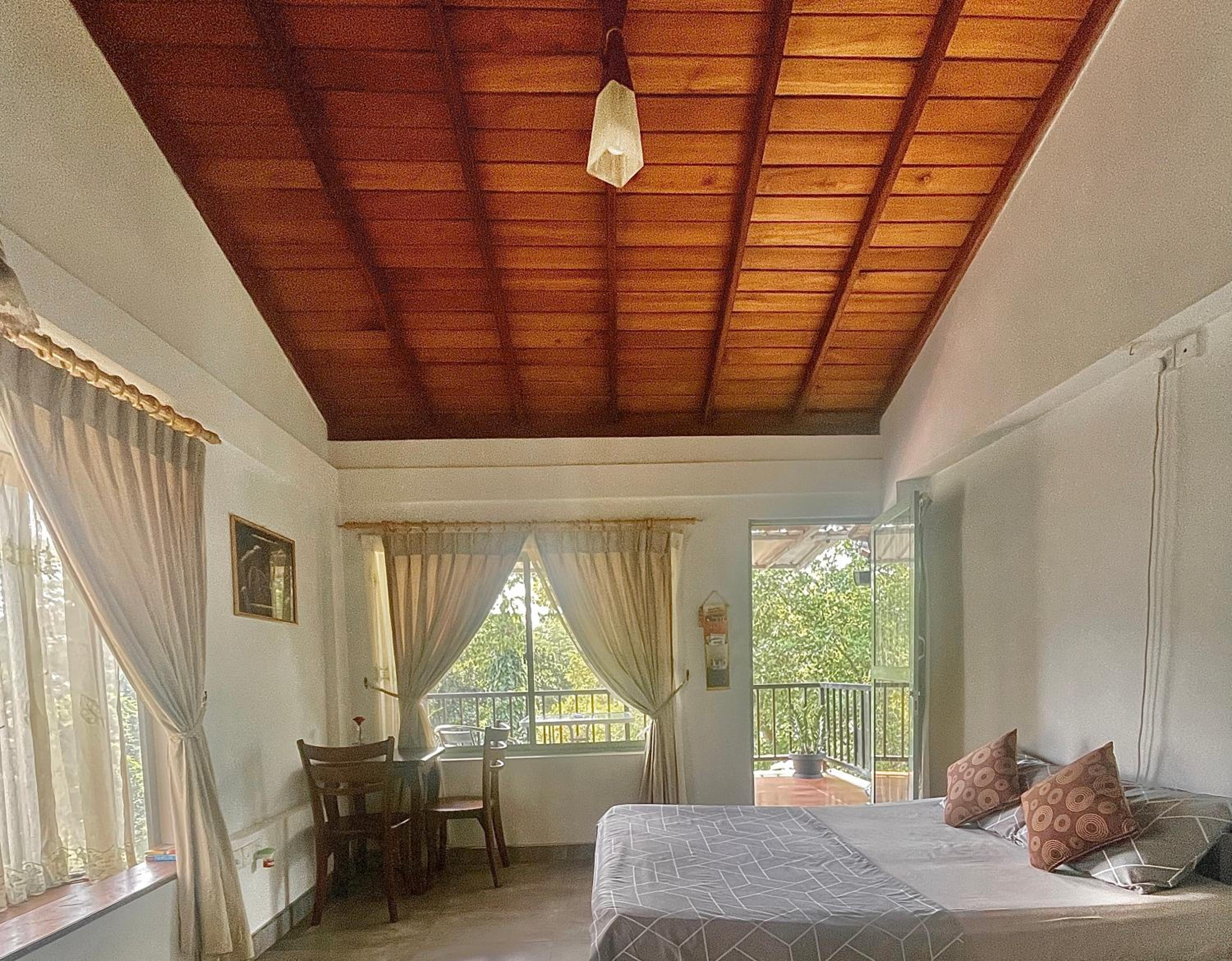 Deluxe Double Room with Balcony photo 1
