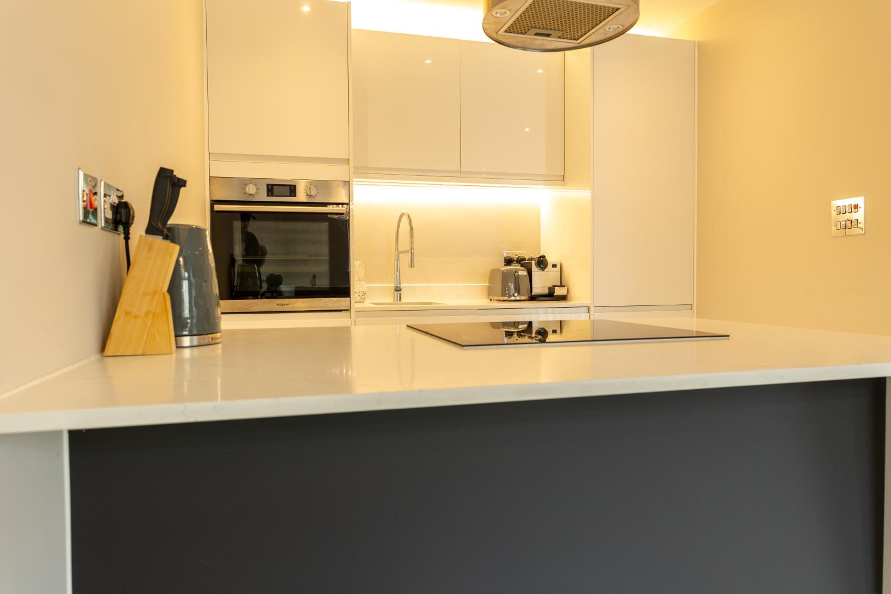 One-Bedroom Apartment - Photo 6
