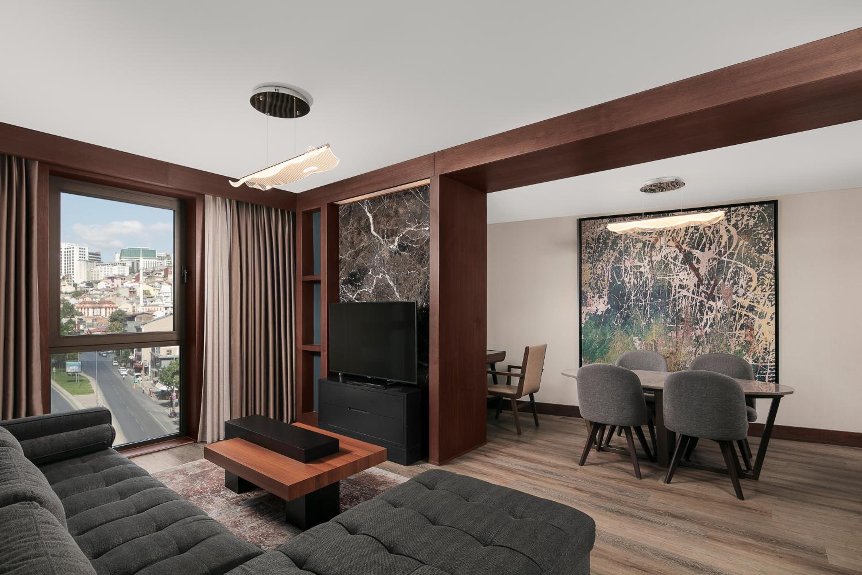 Junior Suite with Lounge Access