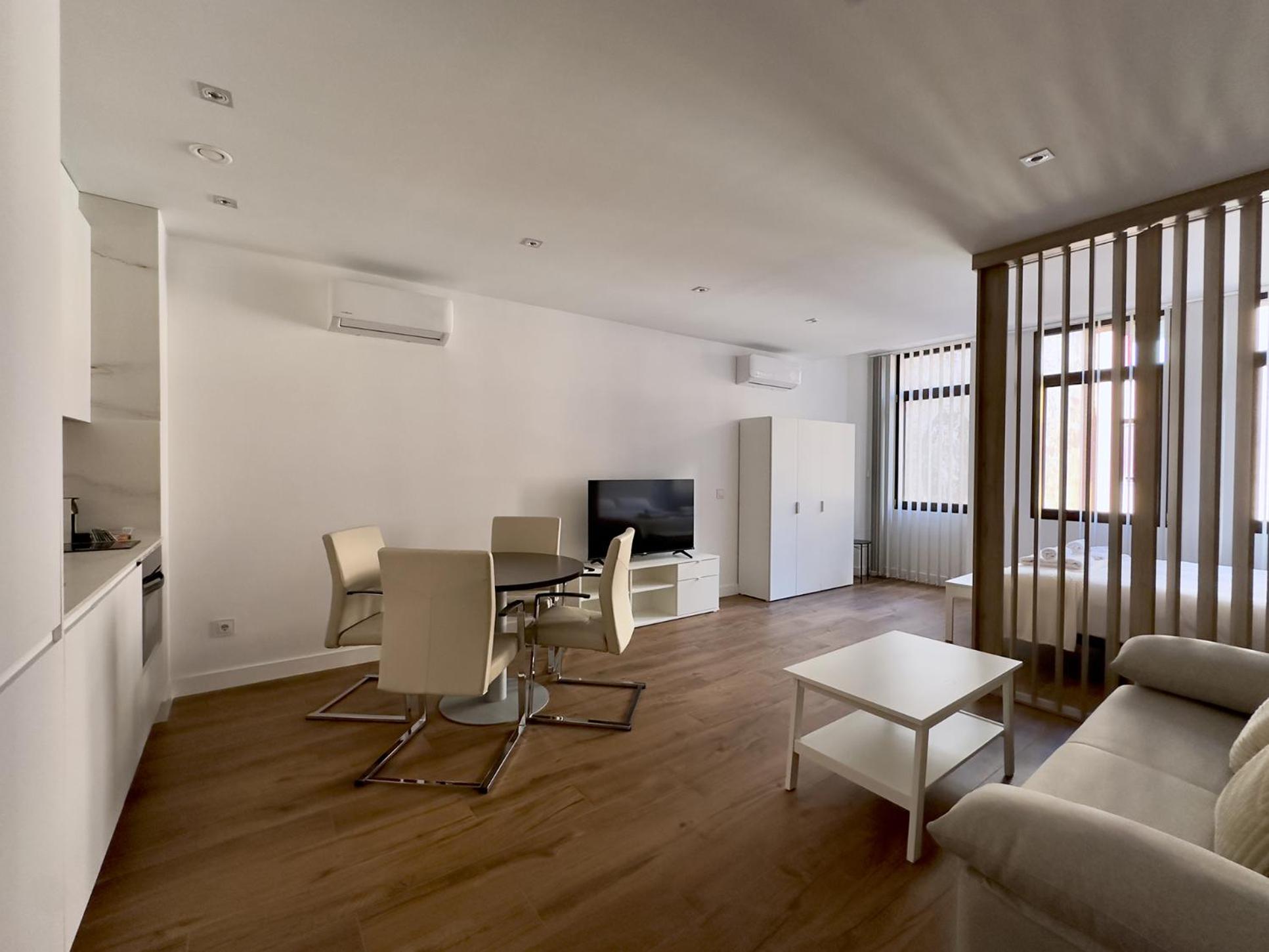 Deluxe Apartment photo 2