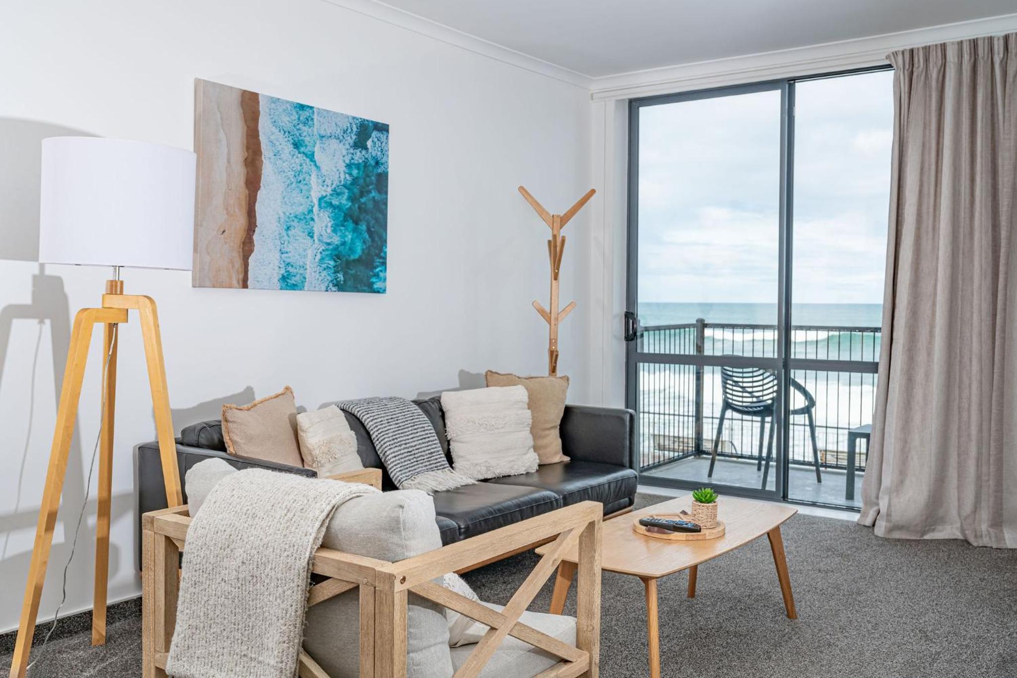 Apartment with Sea View - Photo 6
