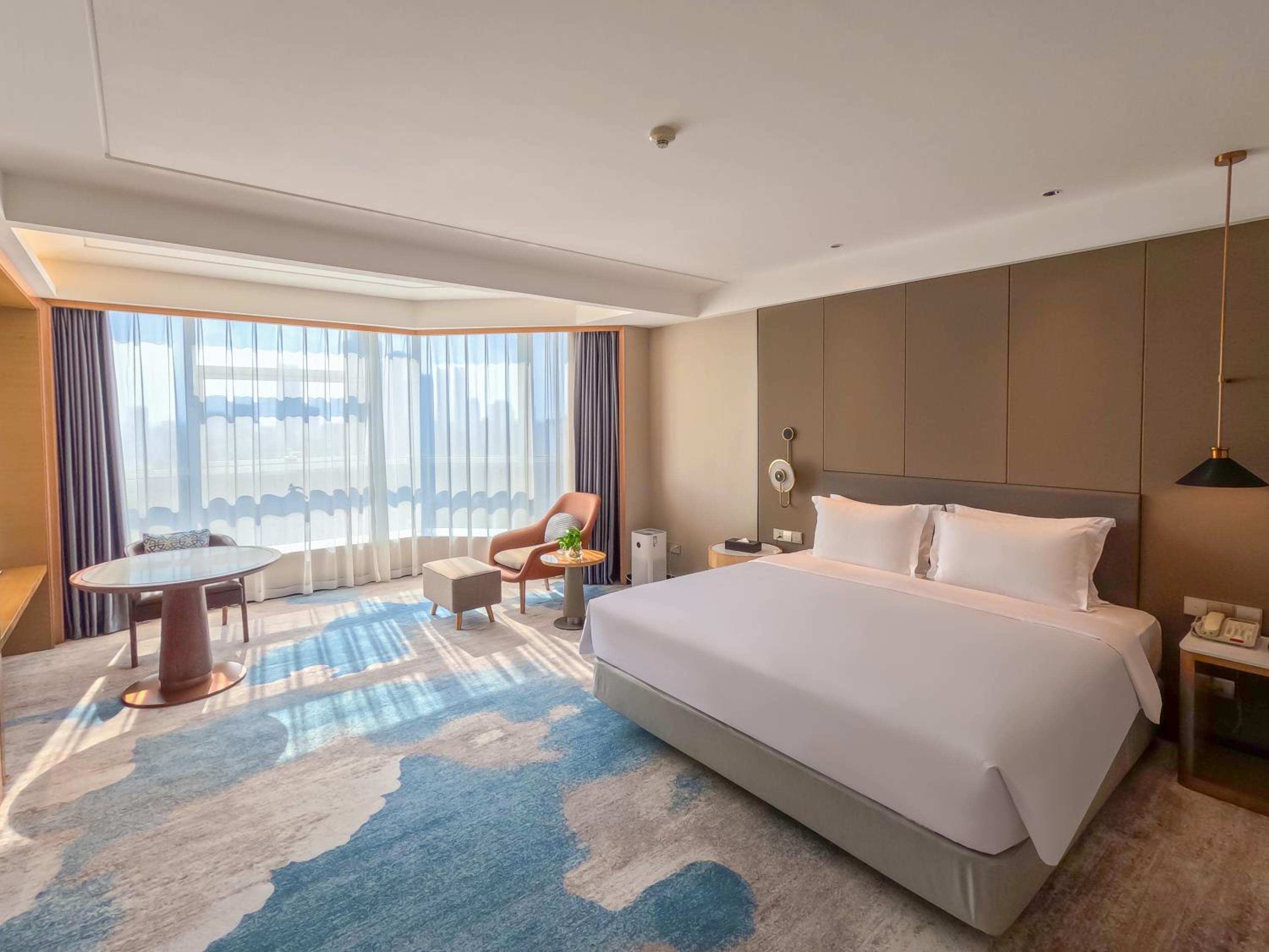 Deluxe Double Room With Bath photo 2