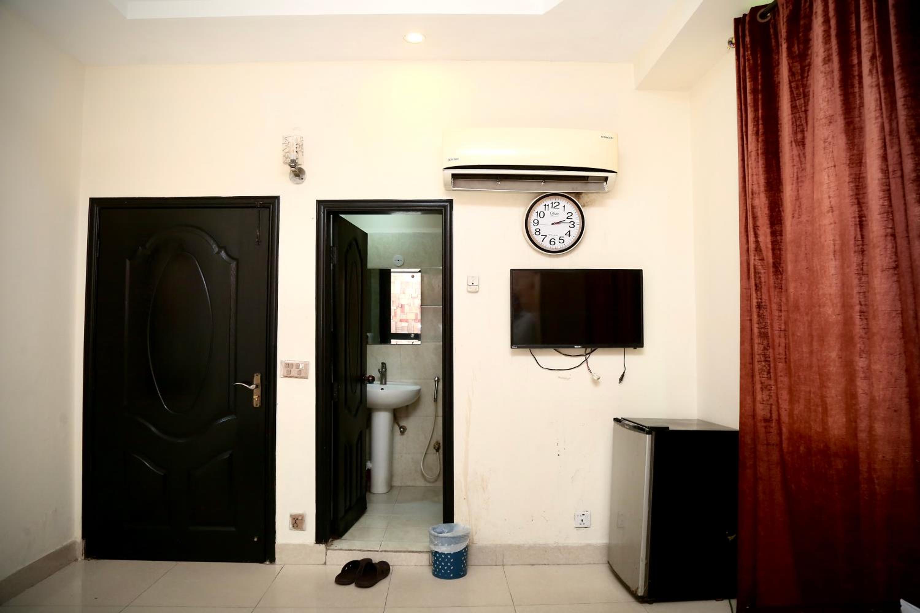 Budget Double Room photo 3