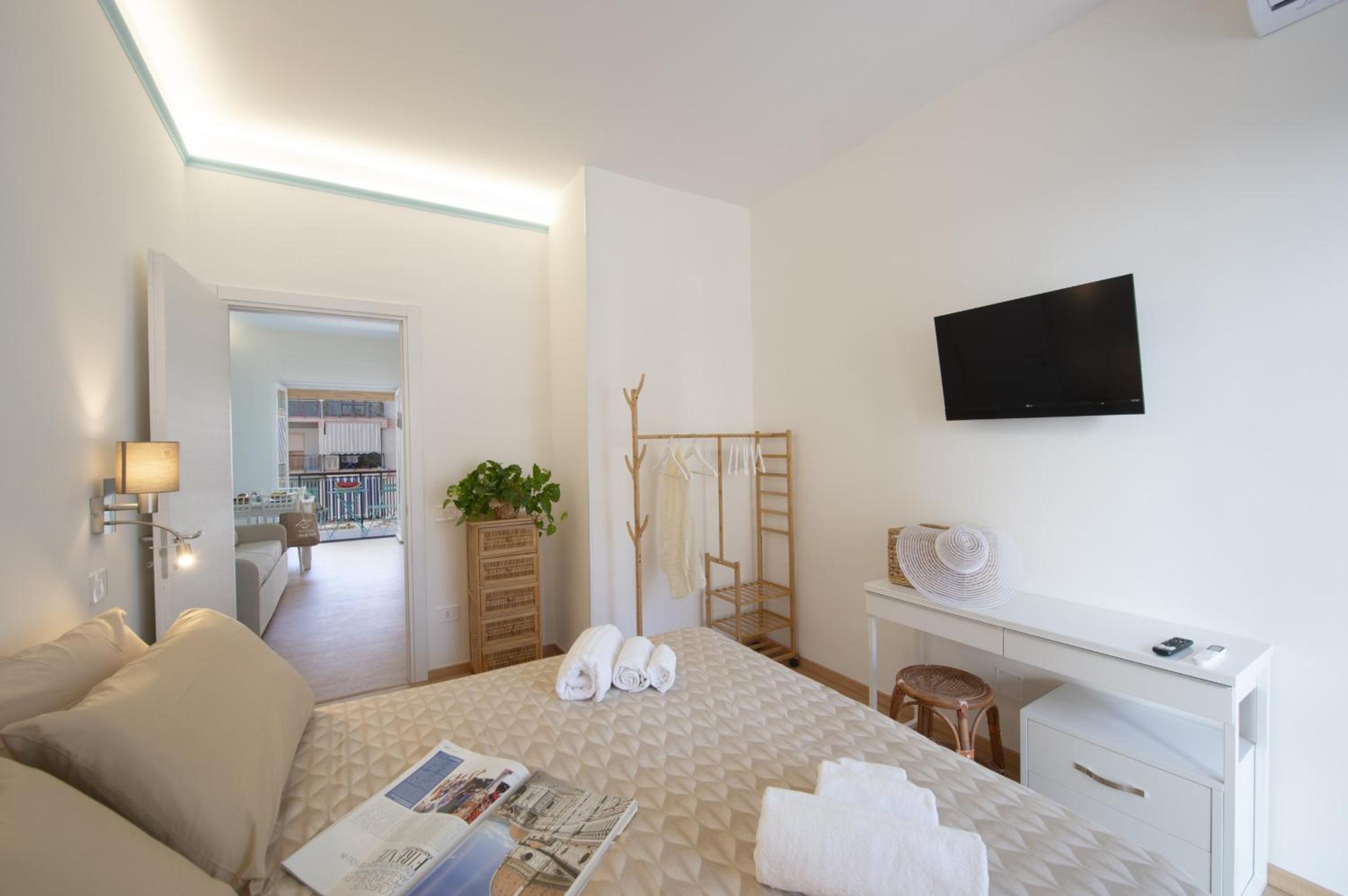 One-Bedroom Apartment with Balcony
