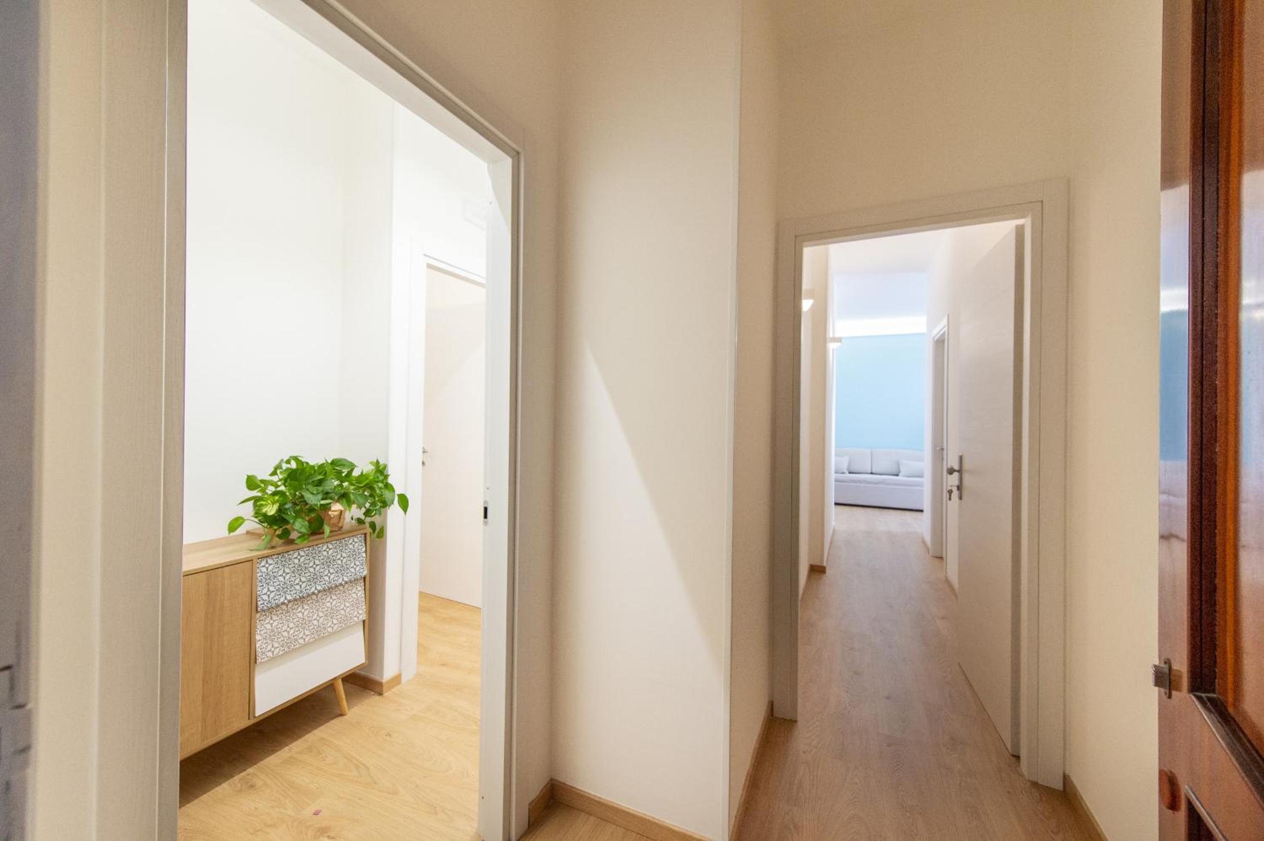 One-Bedroom Apartment with Balcony photo 2