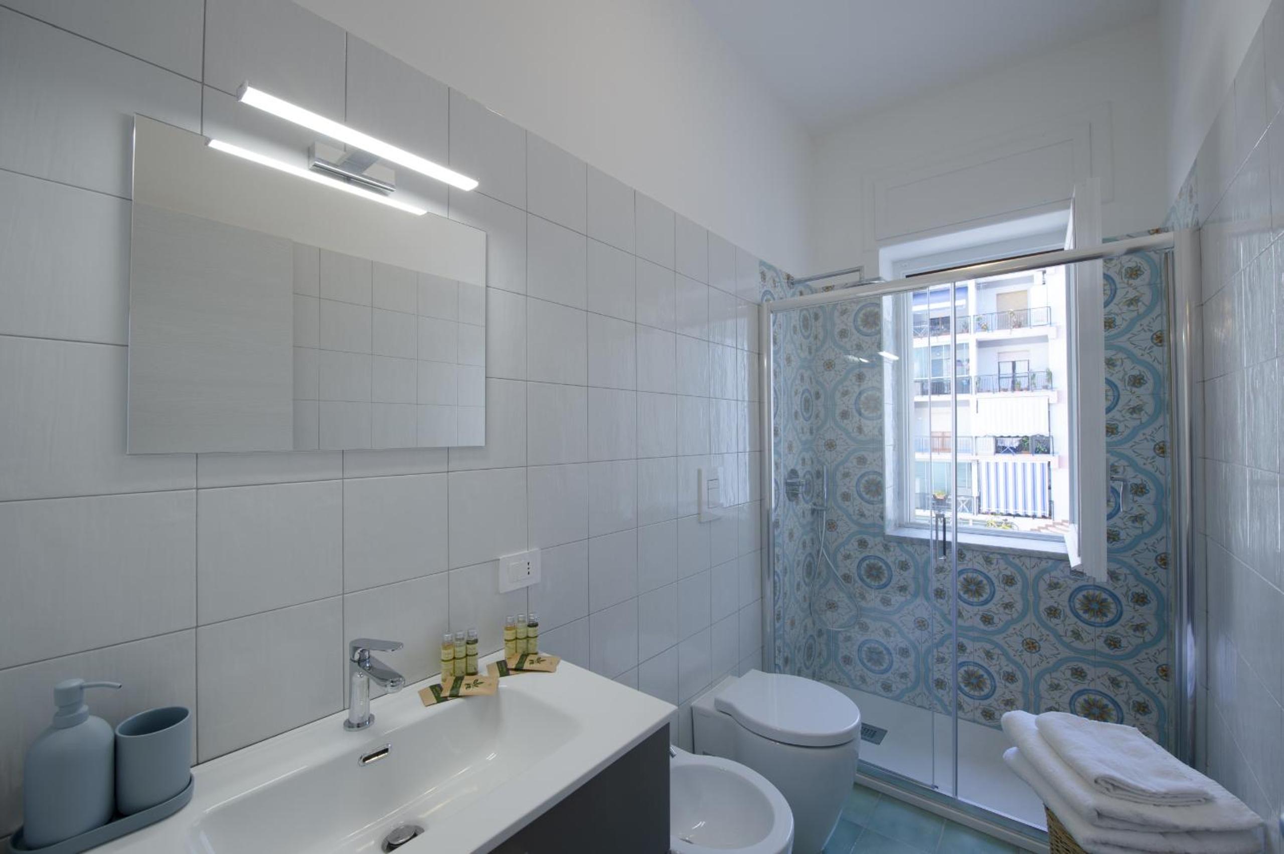 One-Bedroom Apartment with Balcony photo 3