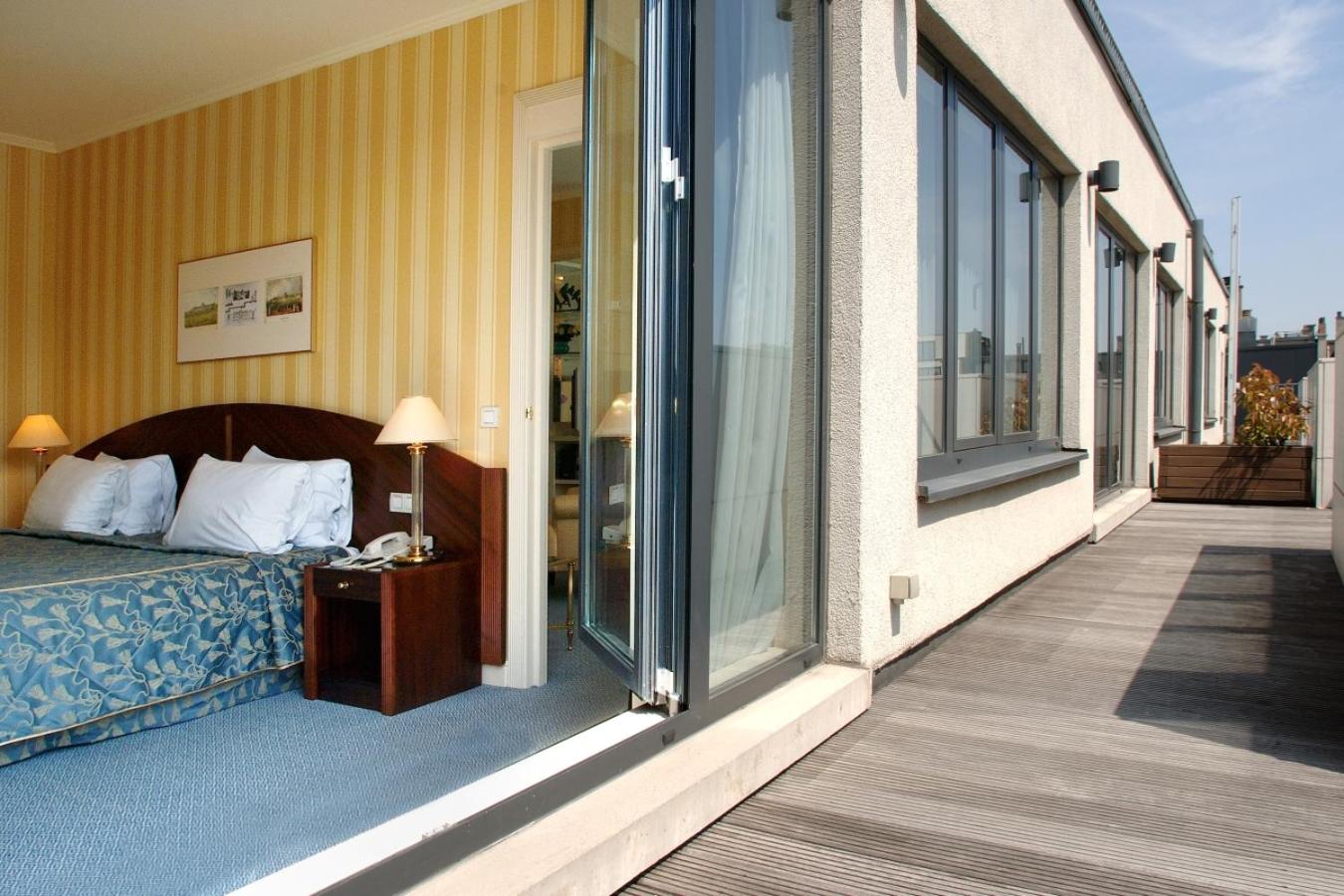 Ambassador Suite - Photo 6