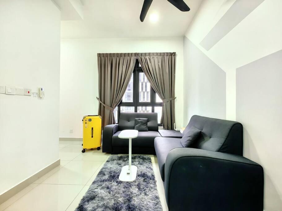 One-Bedroom Apartment photo 3