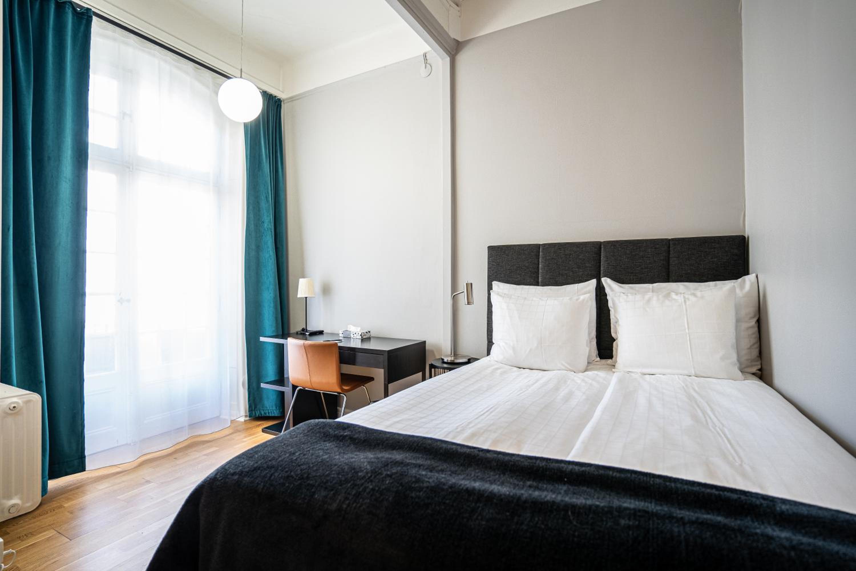 Small Double Room - Photo 1