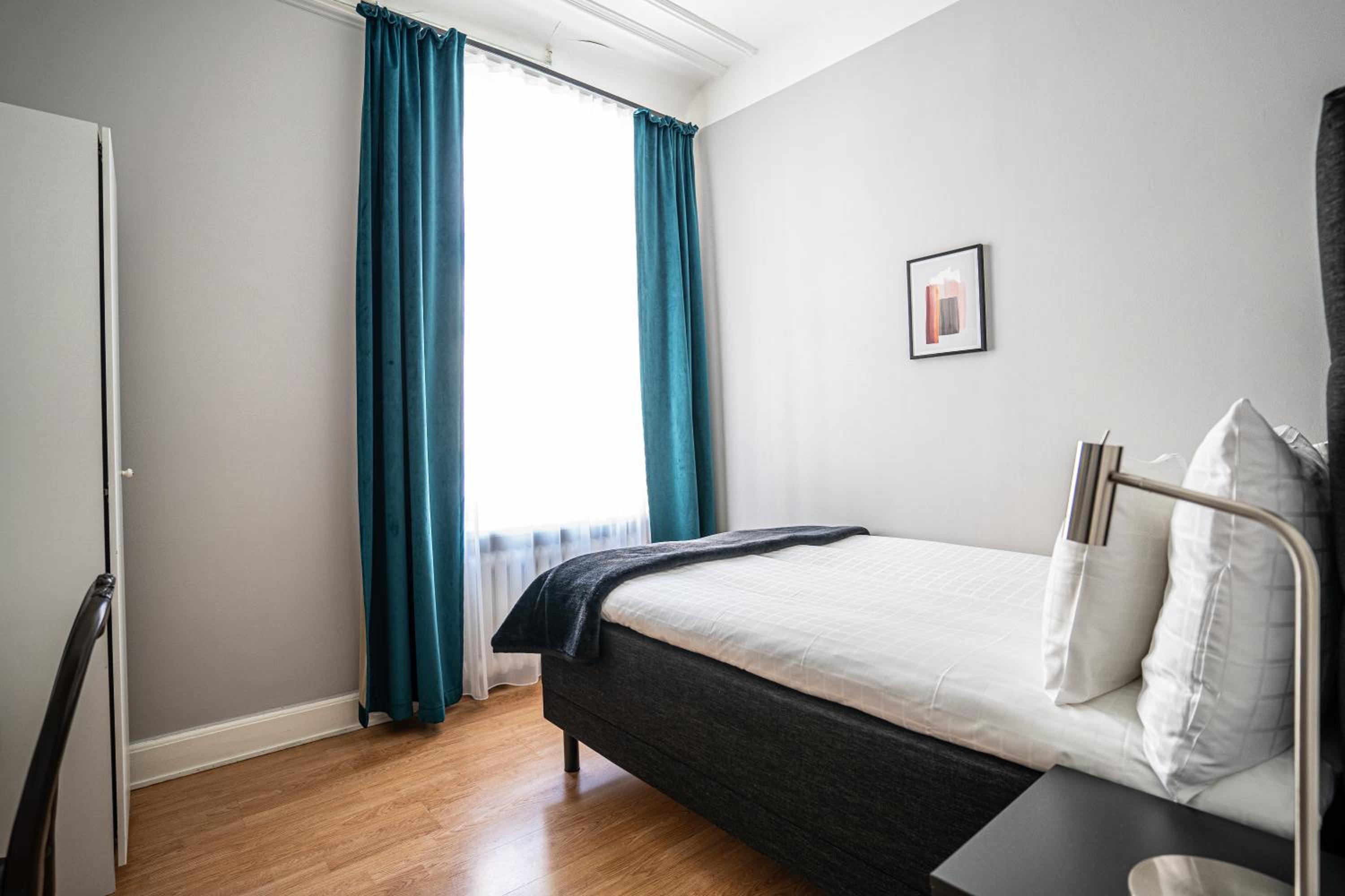 Small Double Room - Photo 3