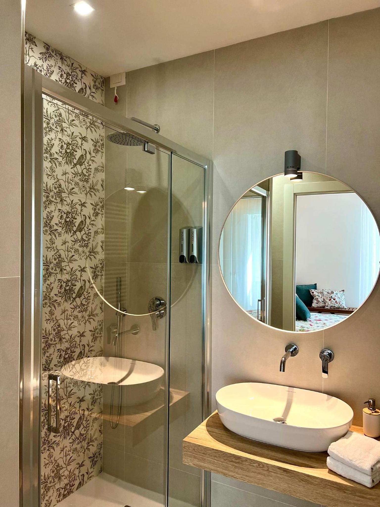 Large Double Room photo 2