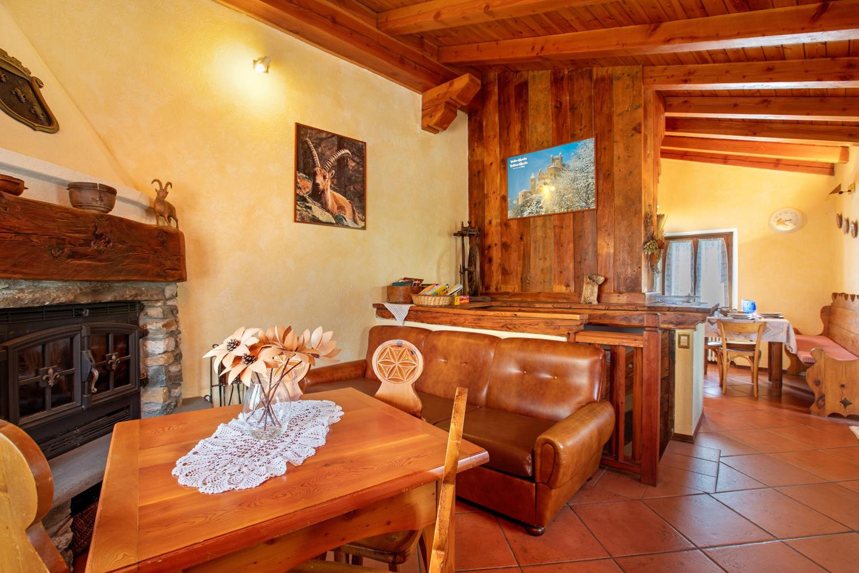 Two-Bedroom Deluxe Apartment with Garden View photo 2