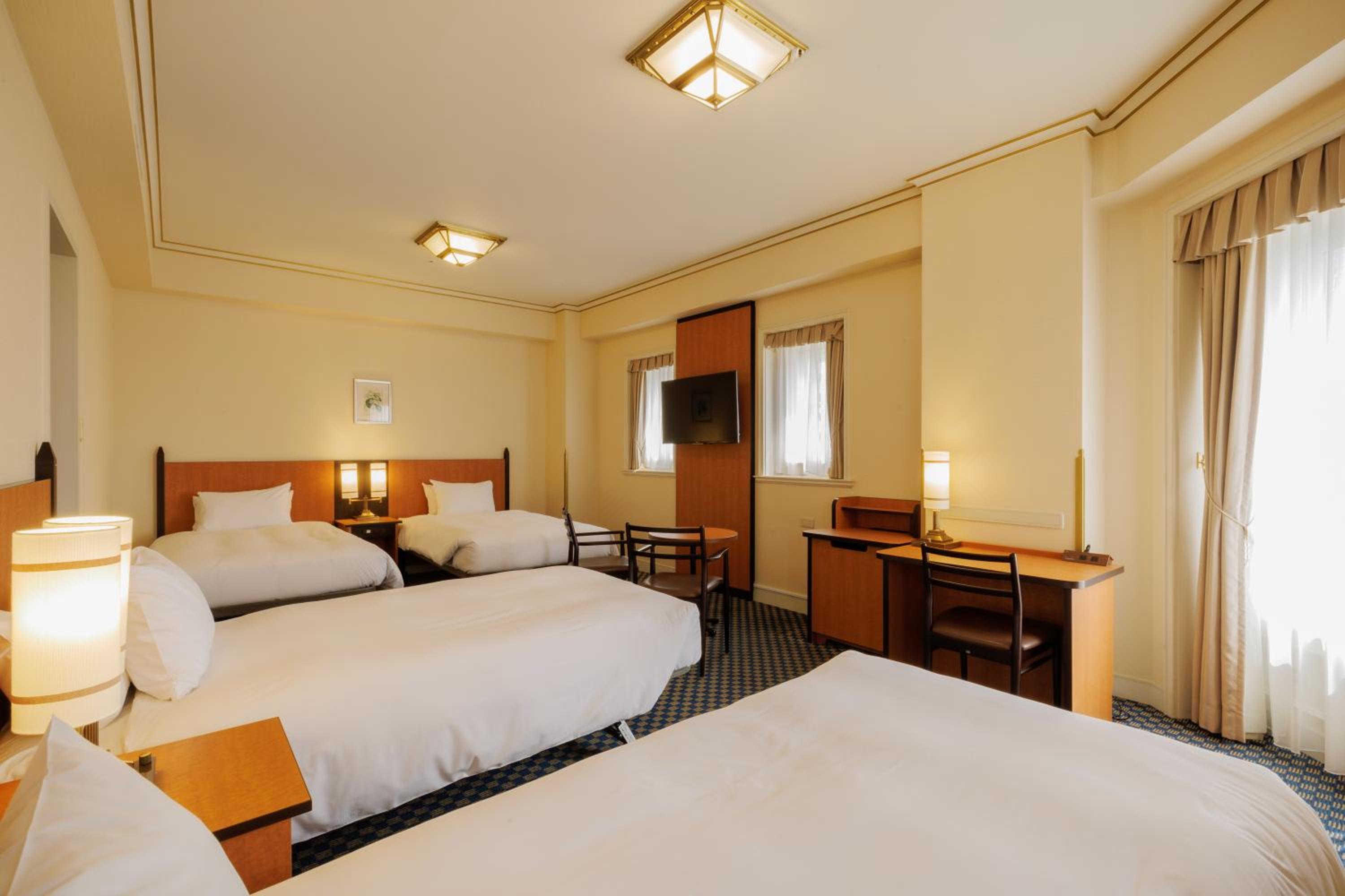 Top Floor Corner Twin Room