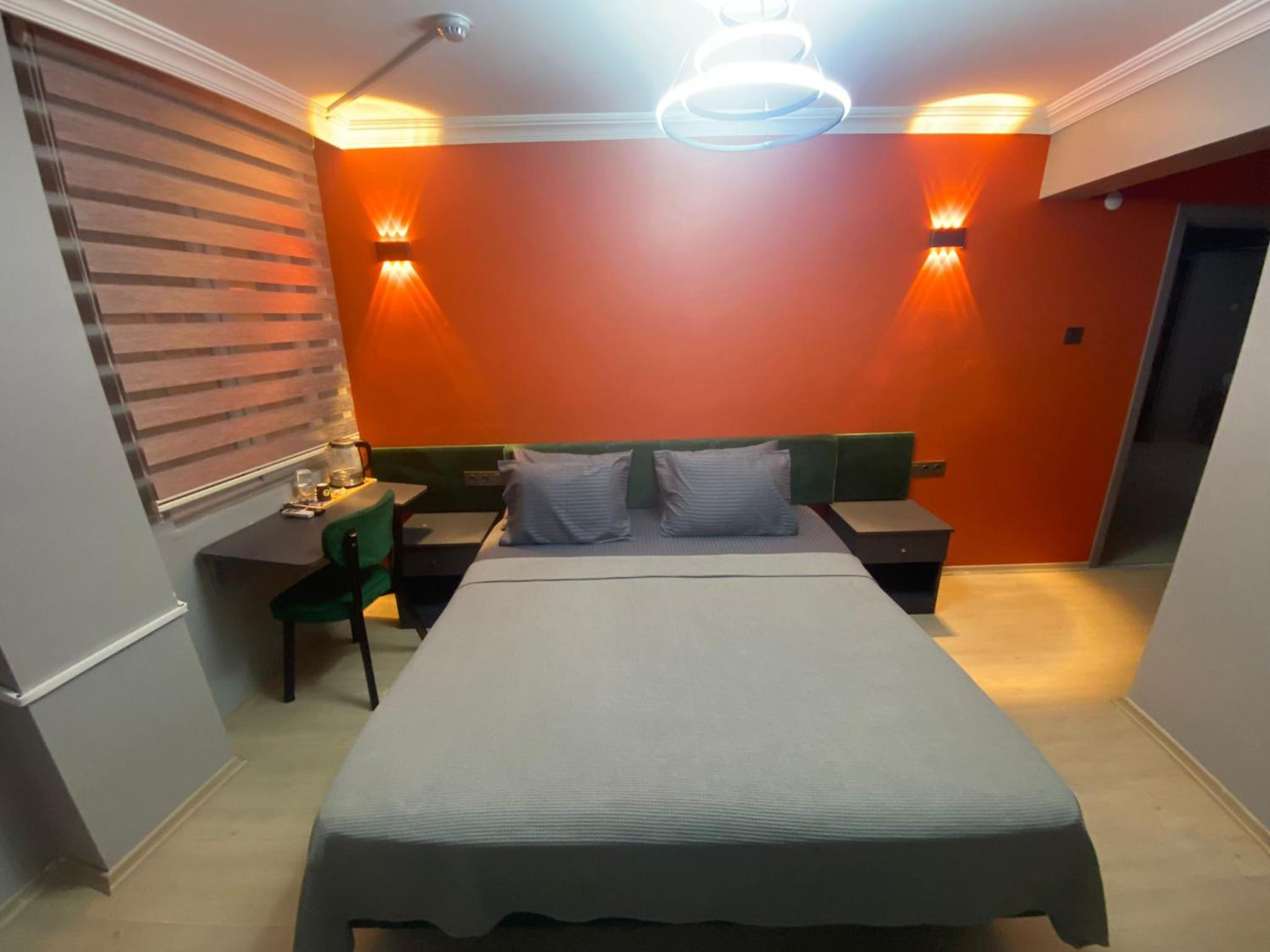 Deluxe Double Room with Balcony photo 3