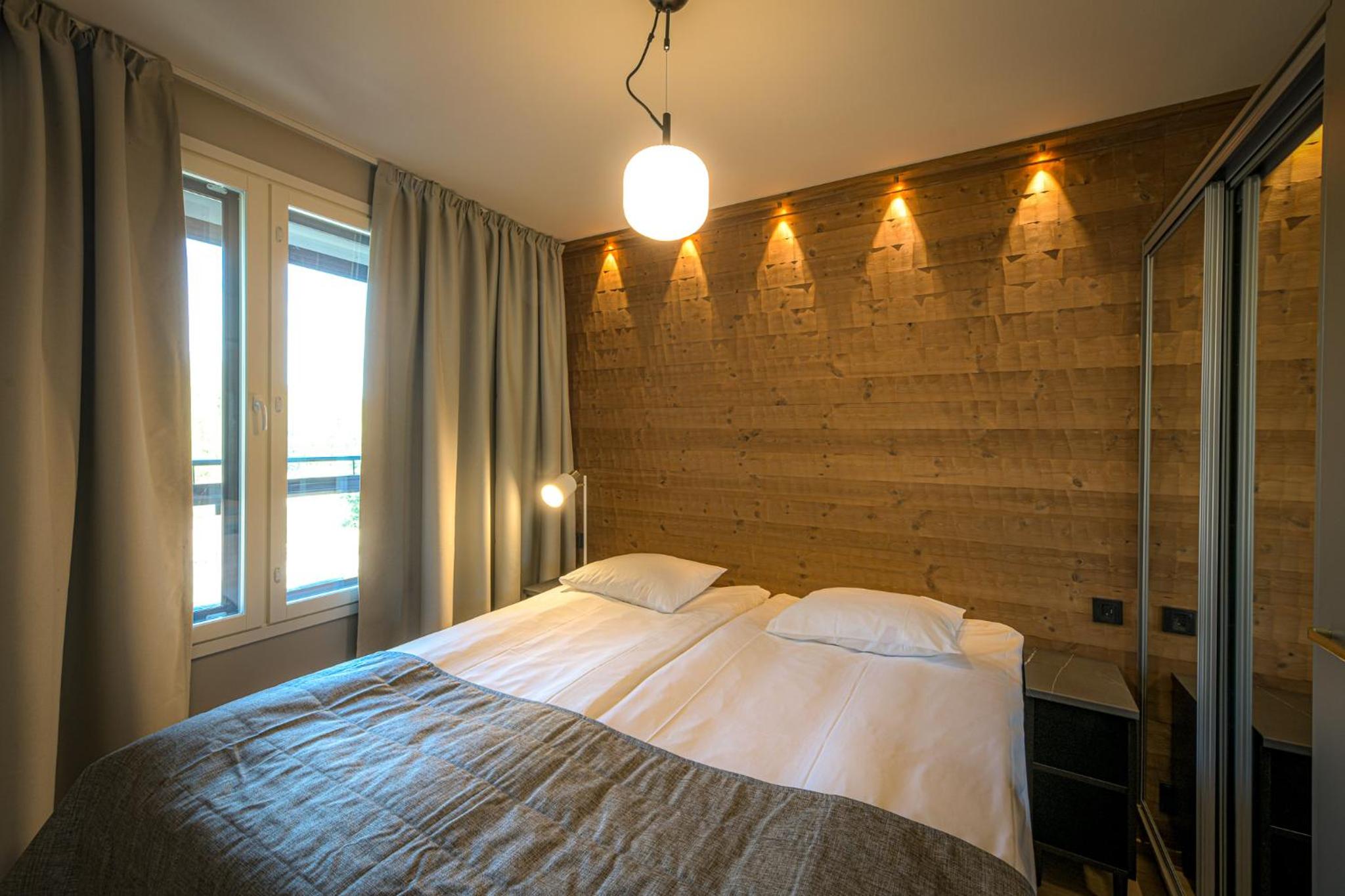 Two-Bedroom Apartment with Balcony - No pets photo 2