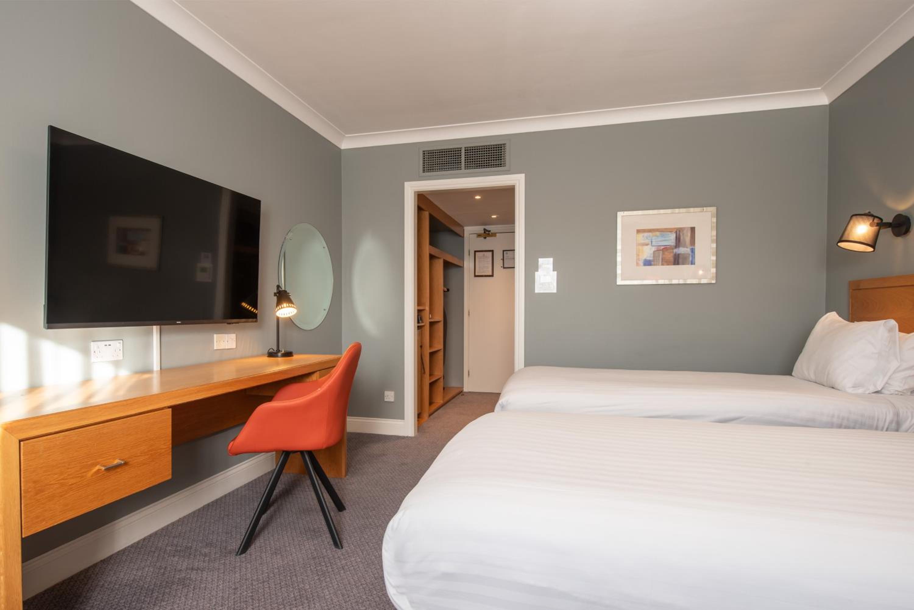 Standard Room with Two Single Beds