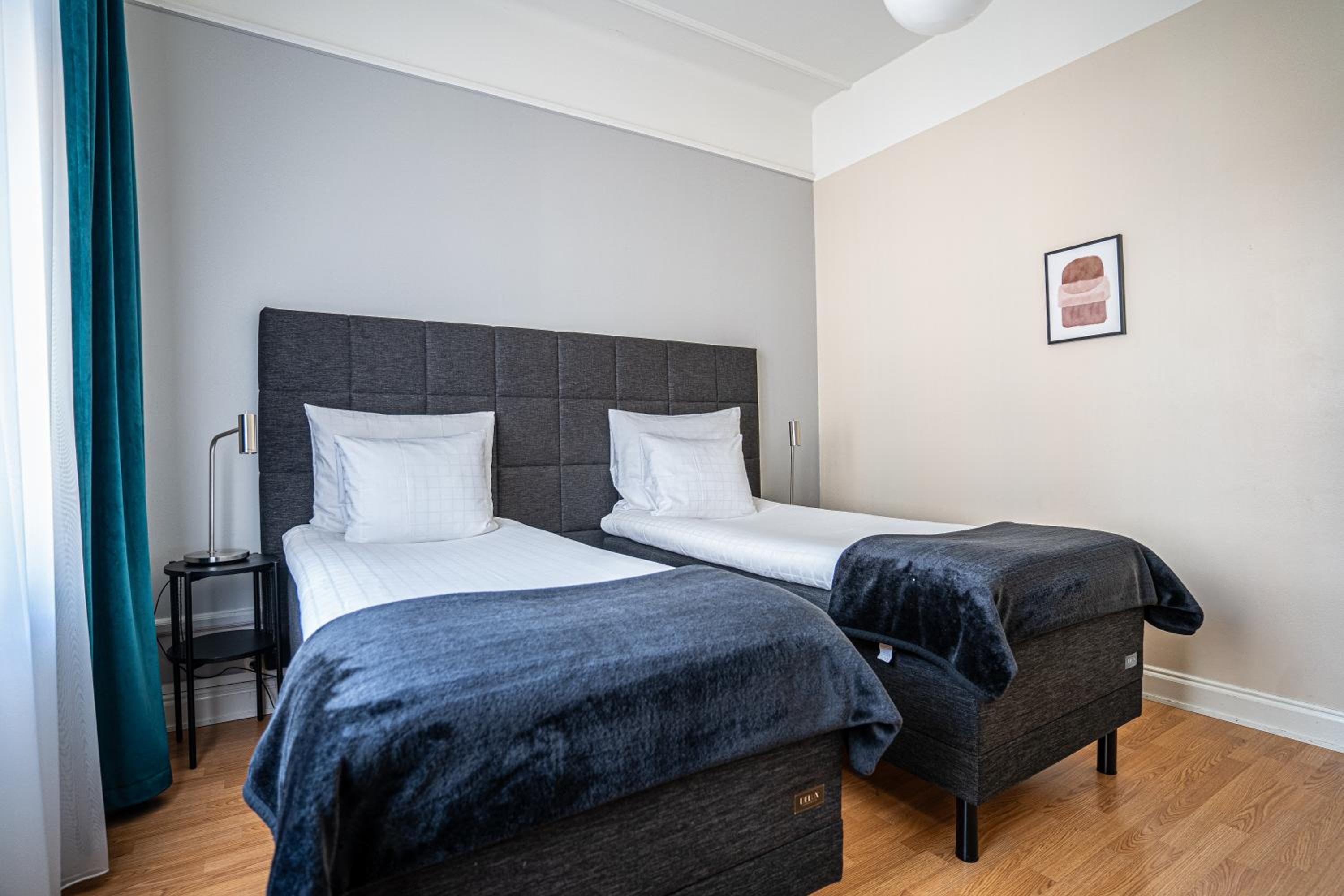 Twin Room - Photo 2