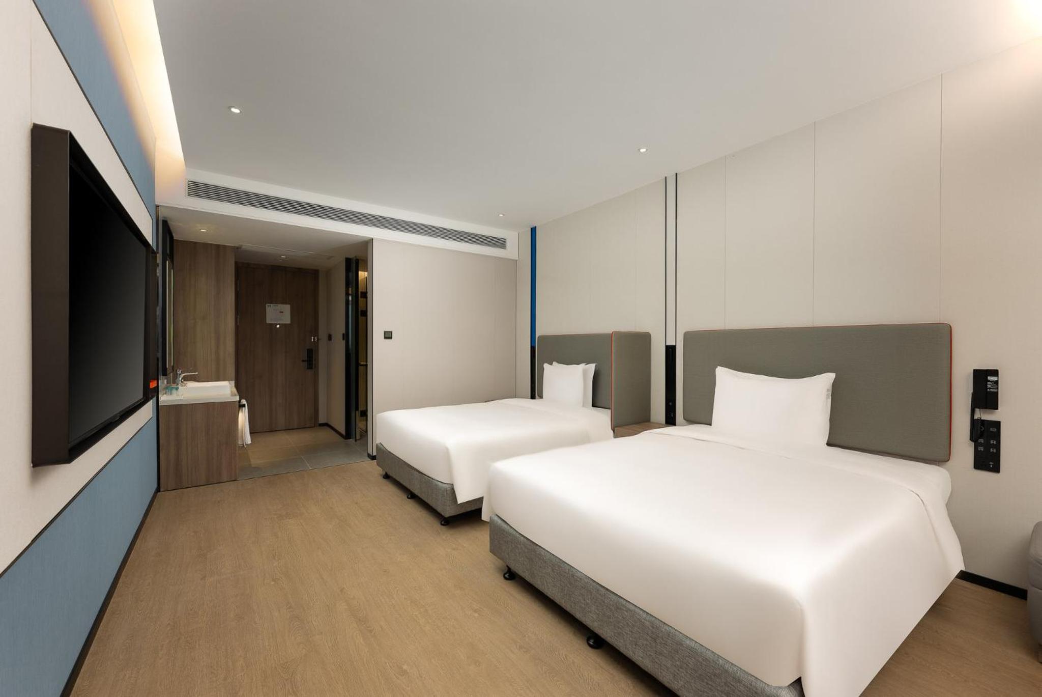 Standard Room with Two Queen Beds