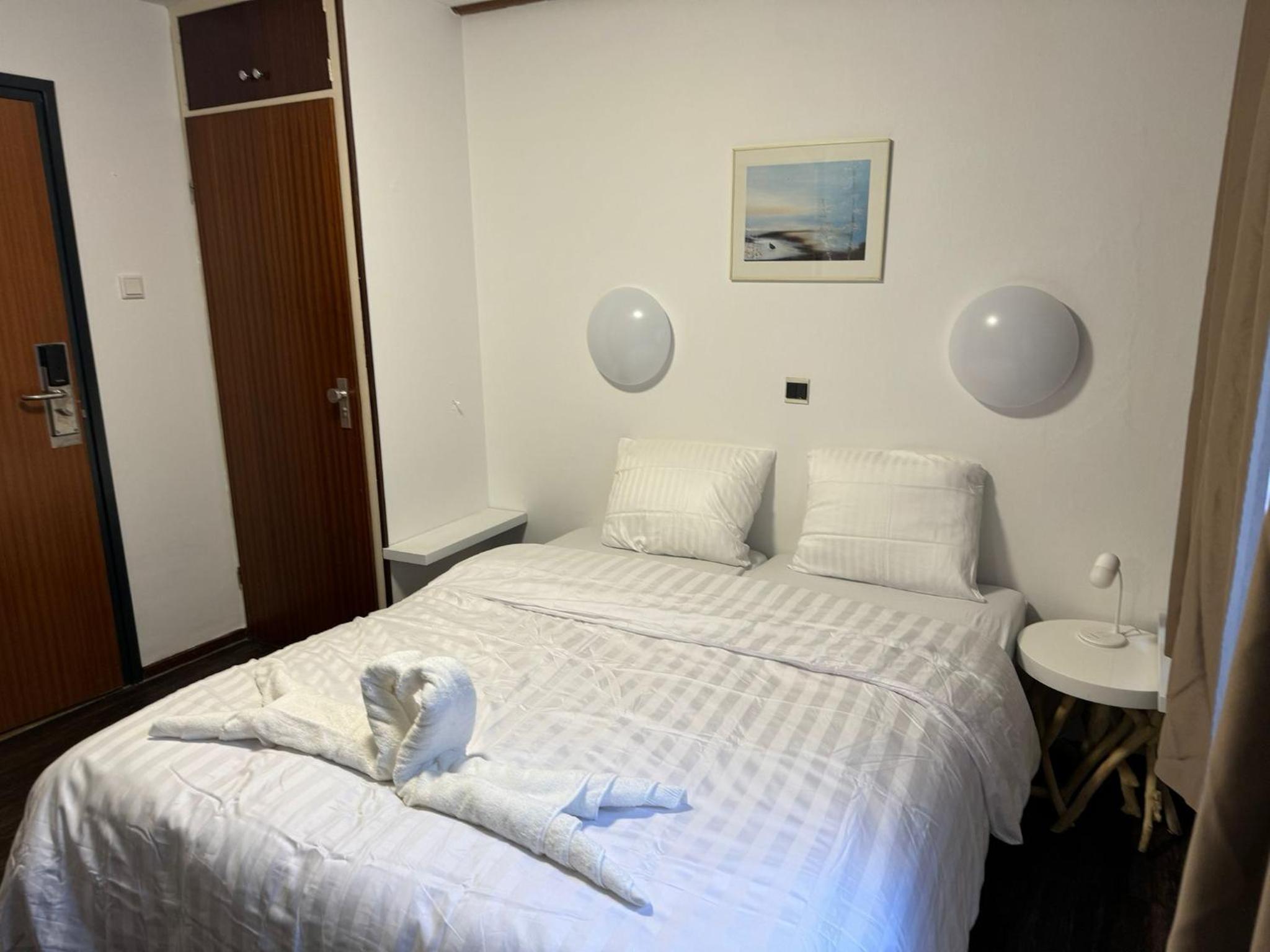 Double Room - Photo 3