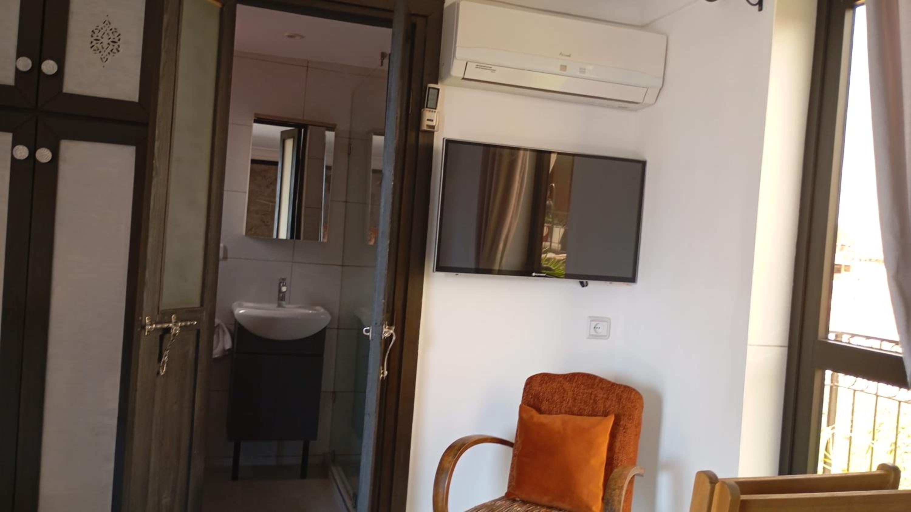 Double Room with Private Bathroom