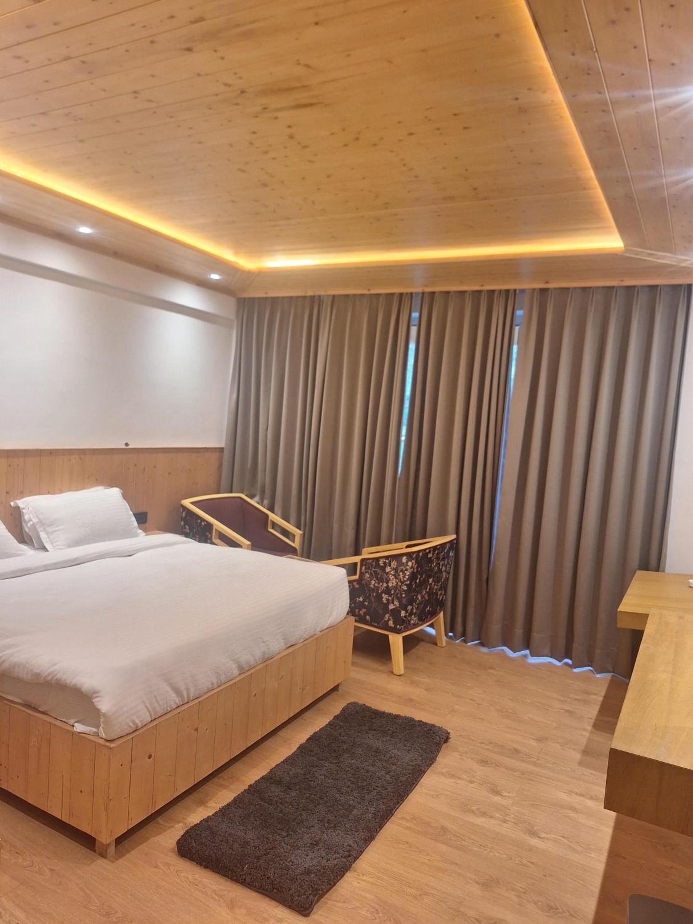 Large Double Room photo 3