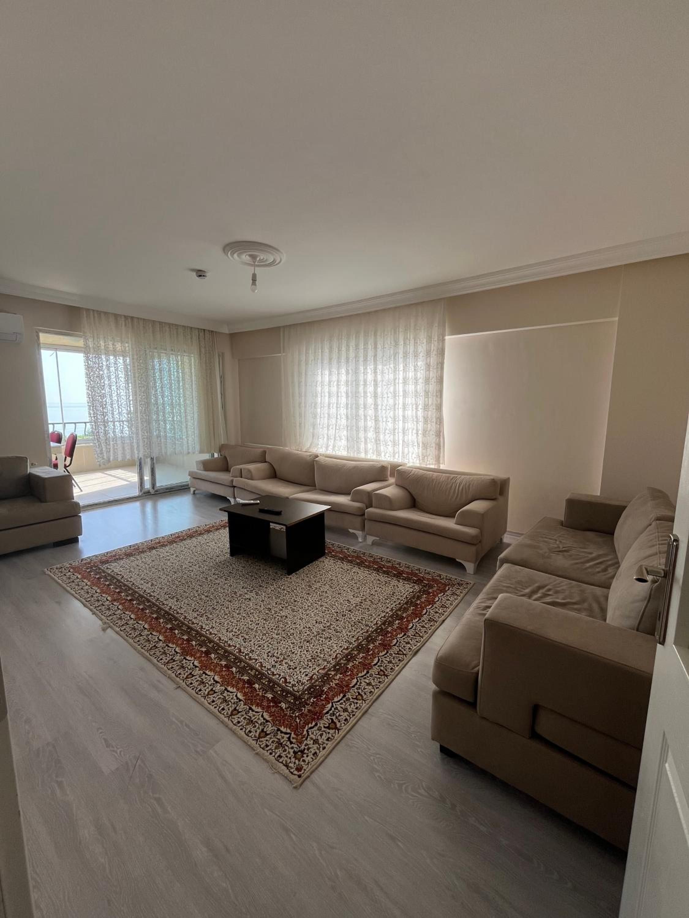 Three-Bedroom Apartment photo 2