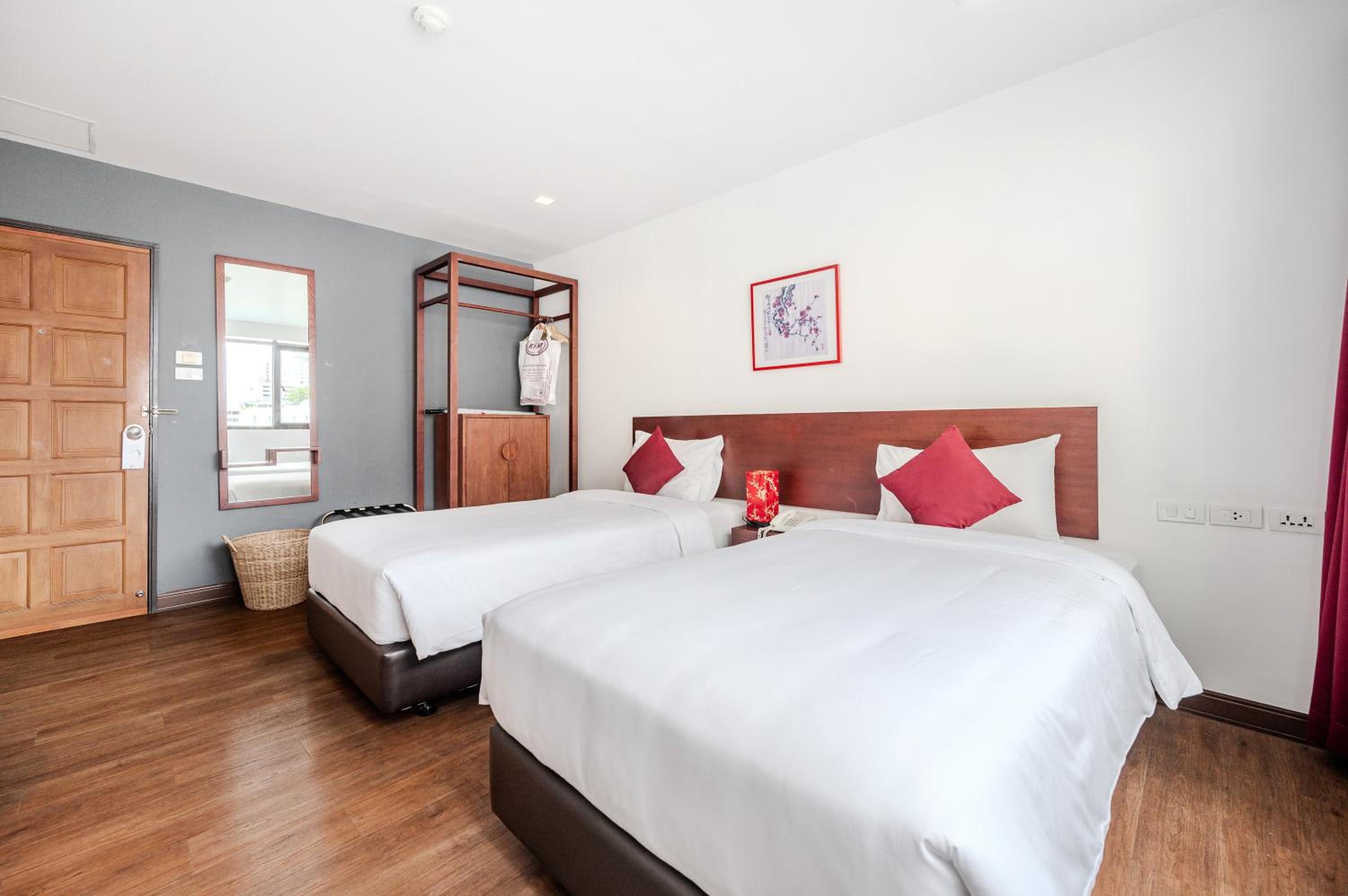Deluxe Twin Room photo 2