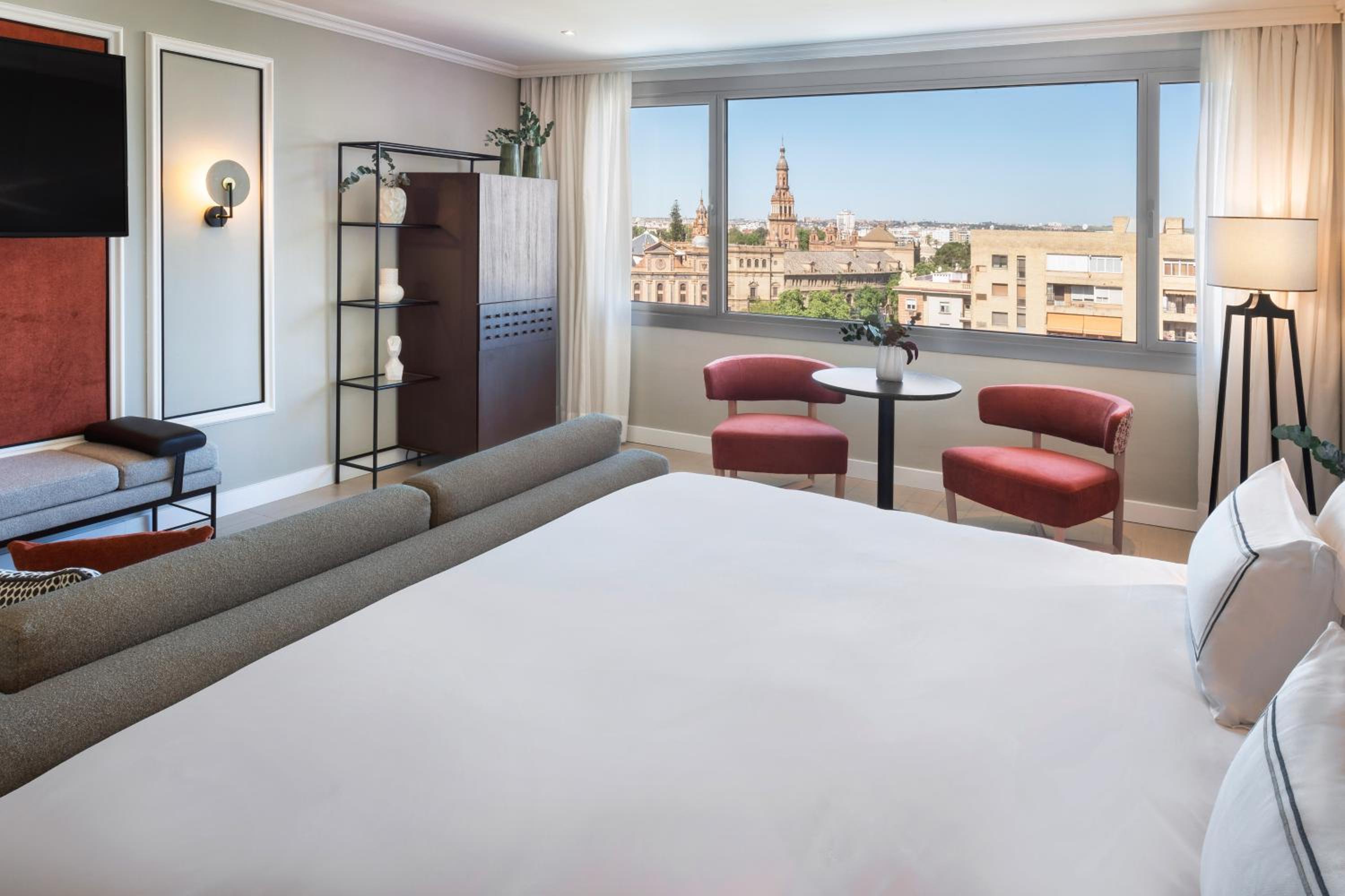 Junior Suite The Level with Whirlpool thumbnail 6