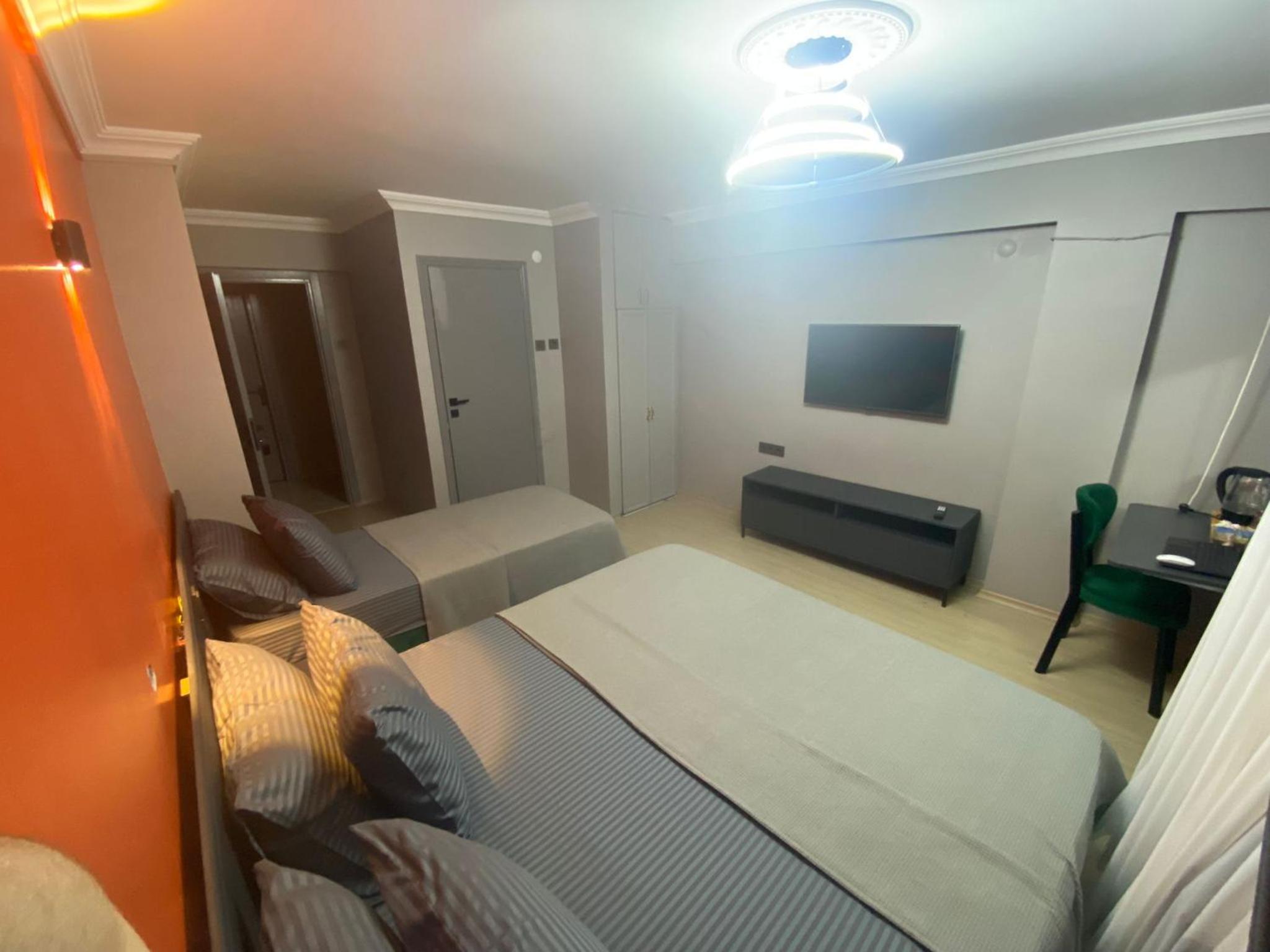 Deluxe Double or Twin Room with Balcony photo 3
