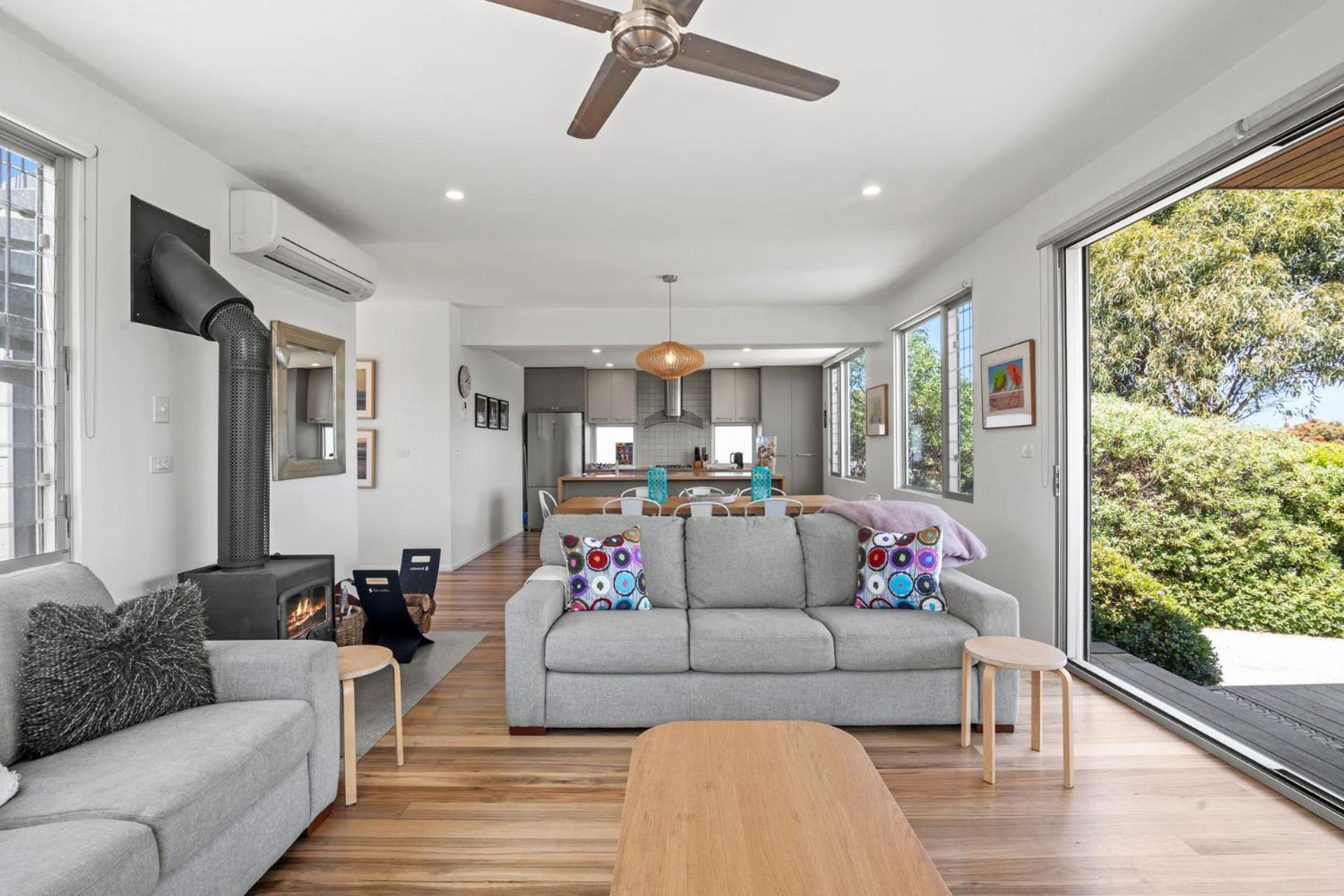 Six-Bedroom House photo 1