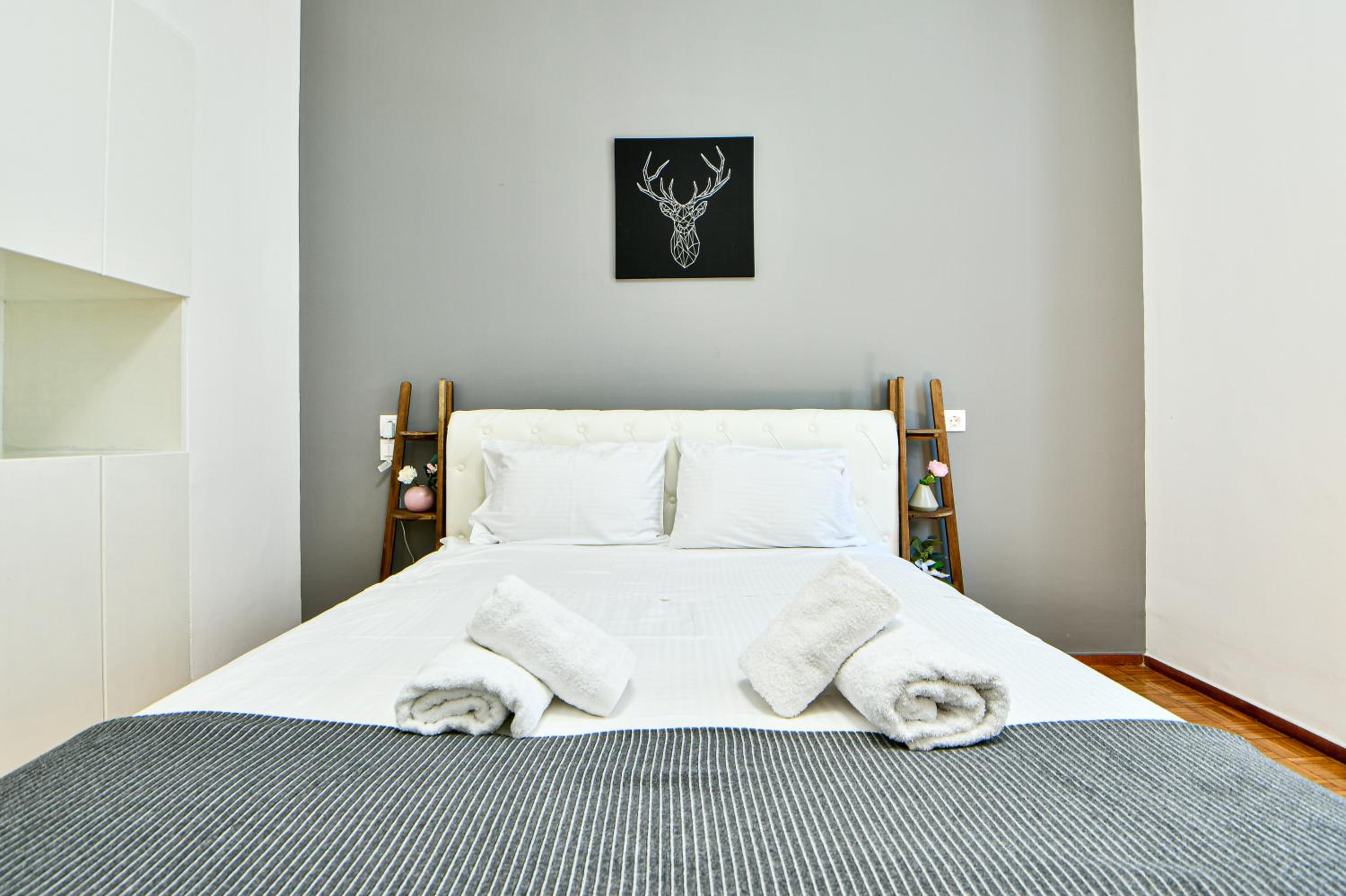 One-Bedroom Apartment photo 3