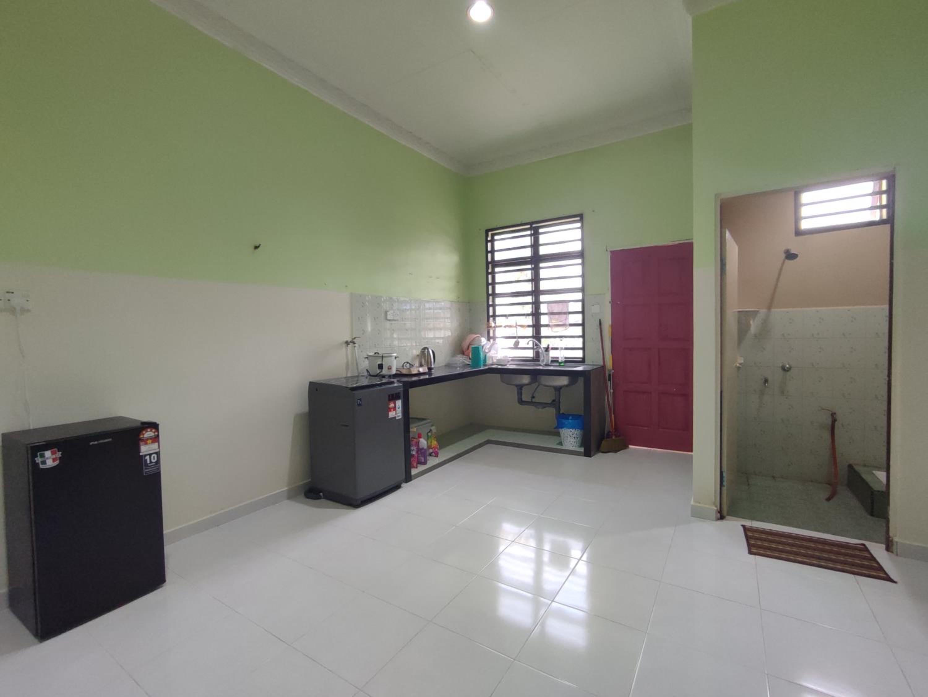 Three-Bedroom House photo 2