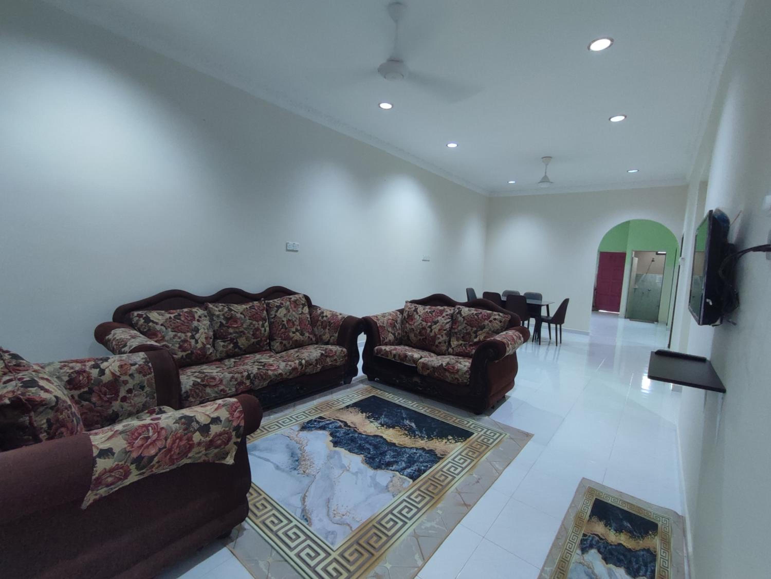 Three-Bedroom House photo 1