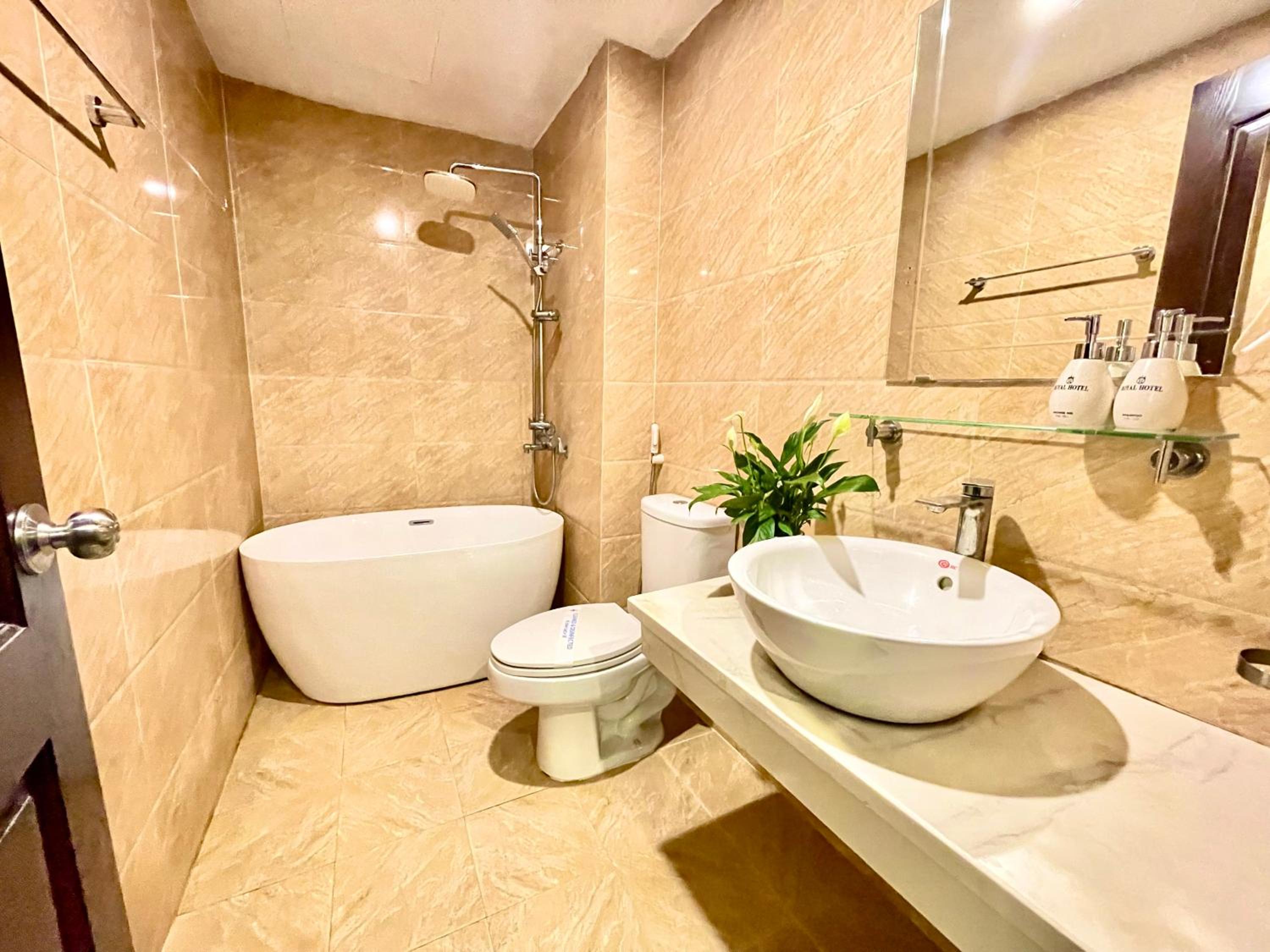 Superior Suite - Photo 9