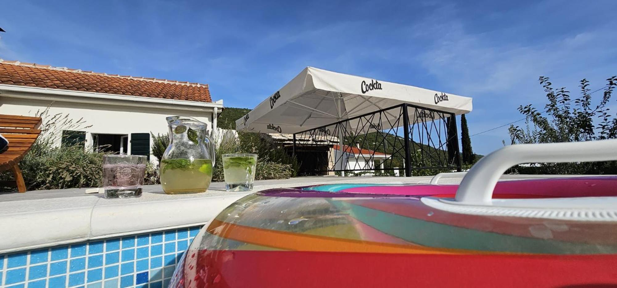 Villa with Private Pool - Photo 21