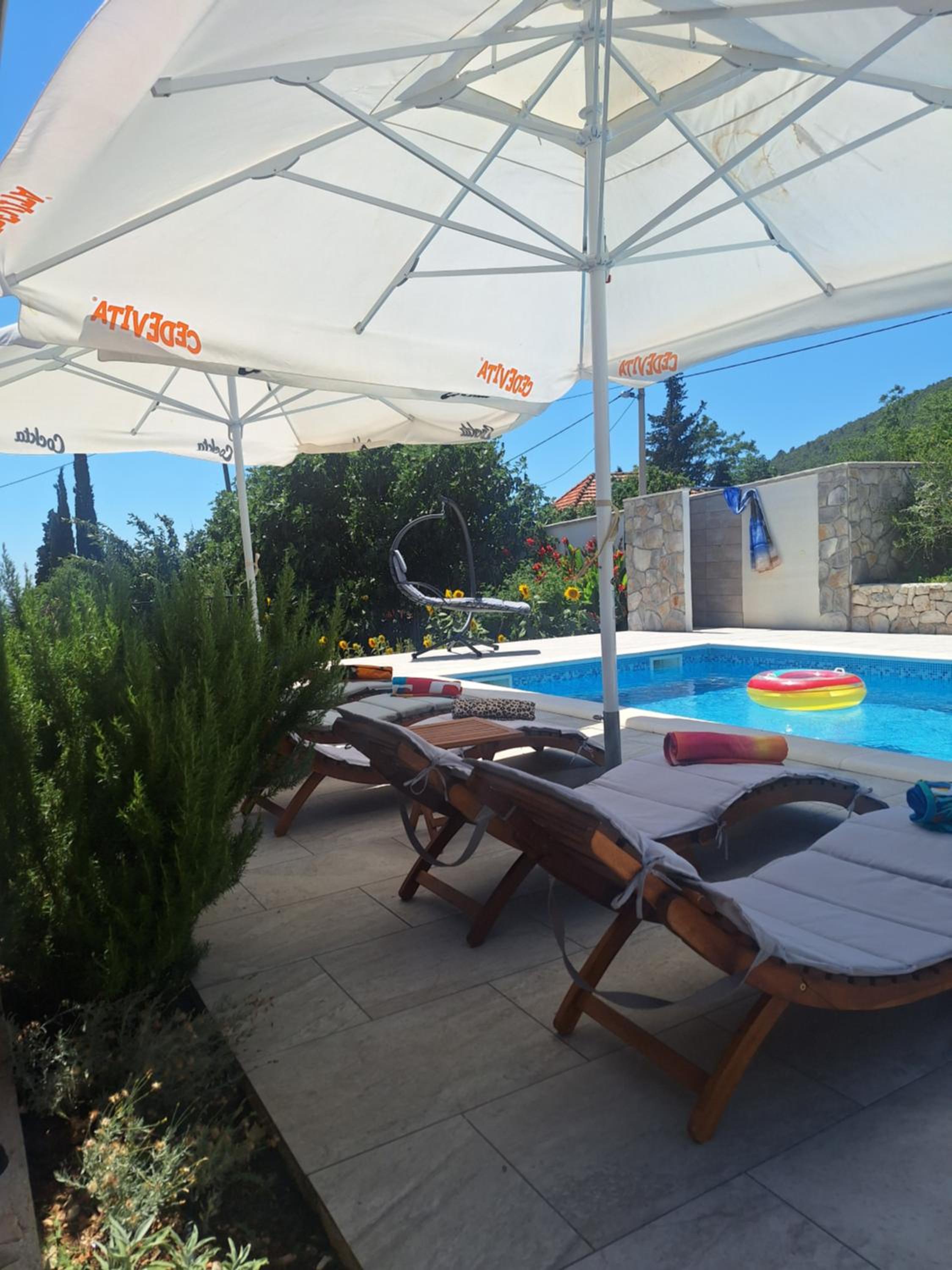 Villa with Private Pool - Photo 43