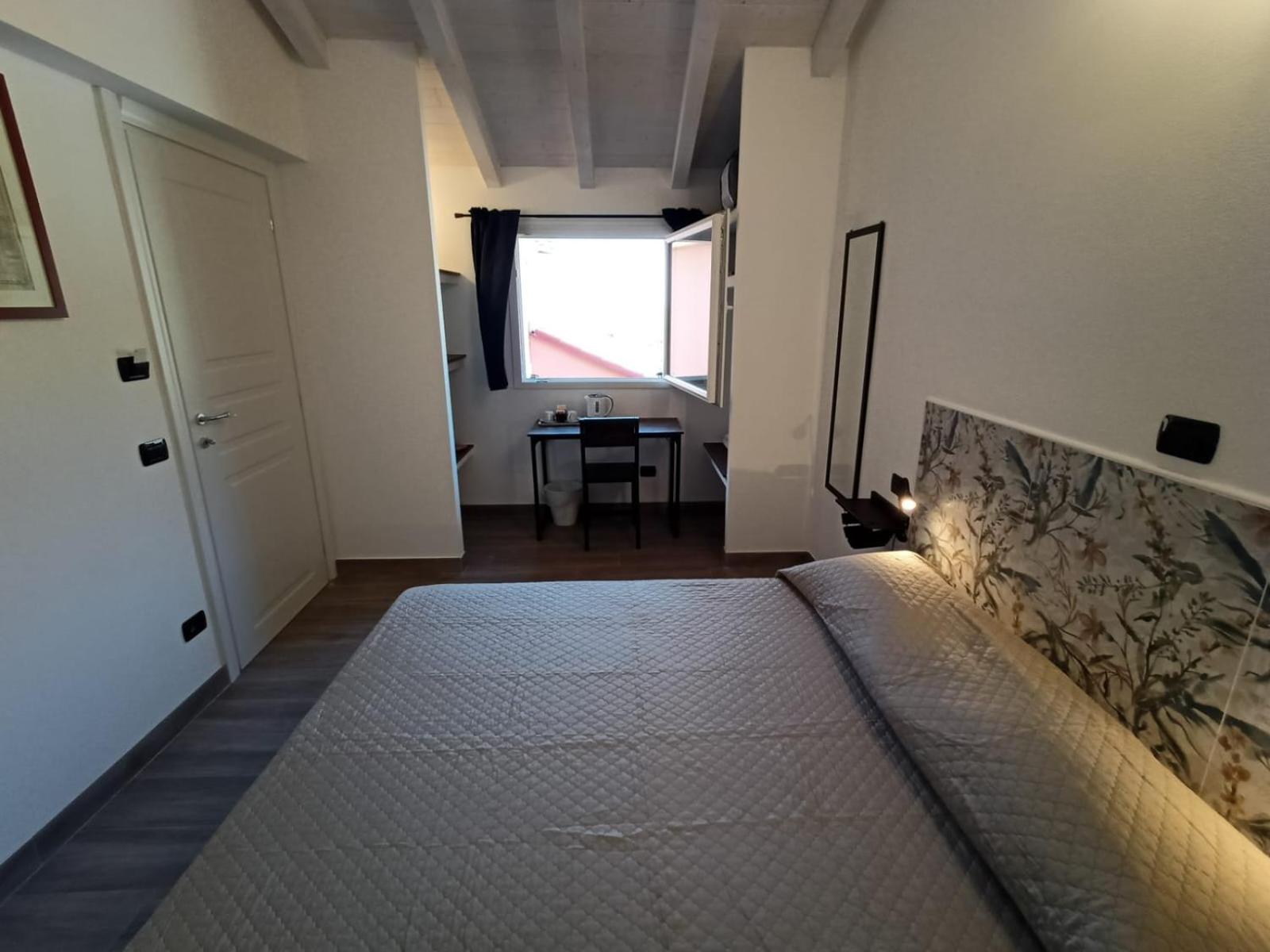 Double Room with Sea View photo 1