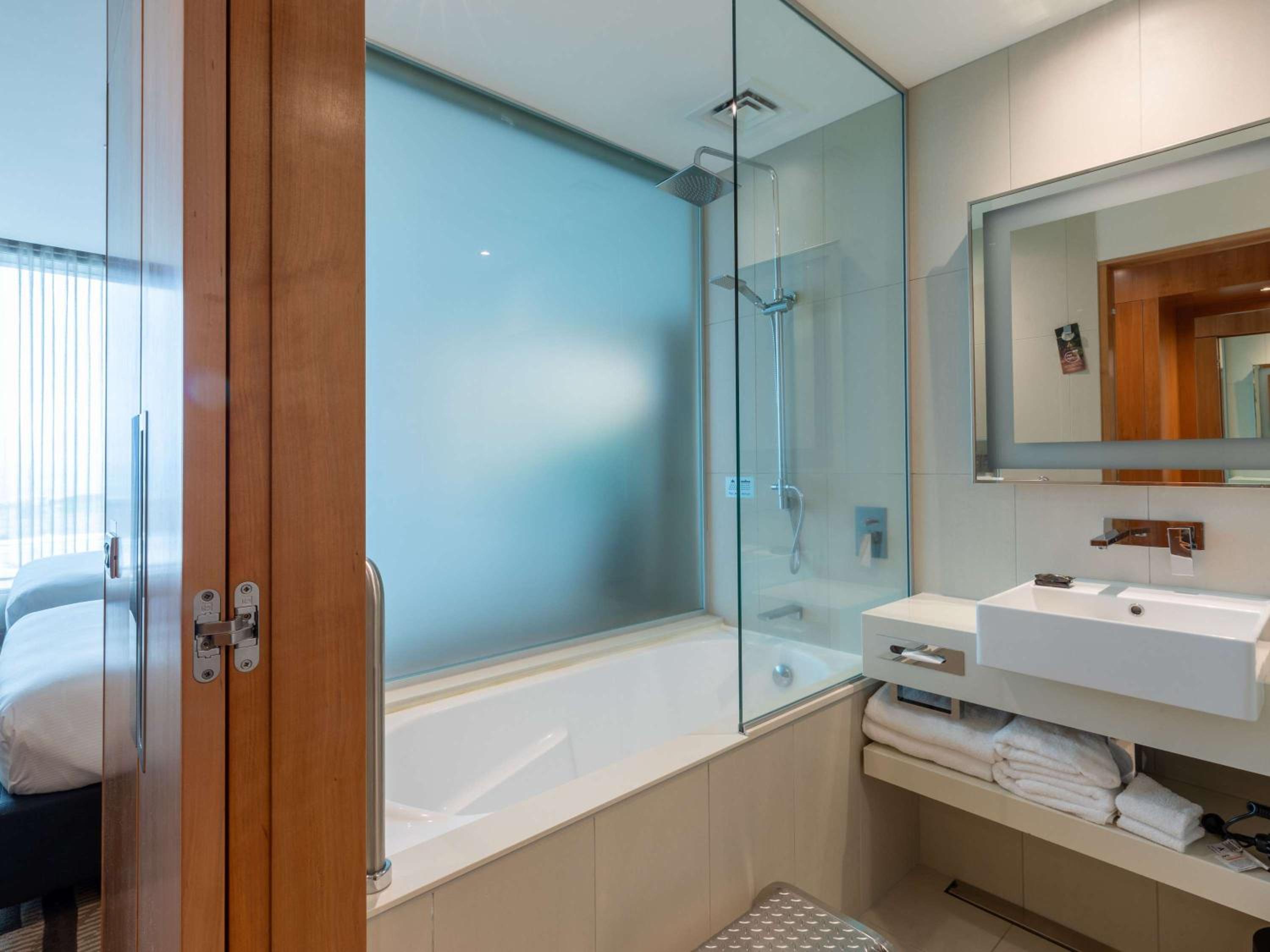 Superior King Room - Accessible  photo 3