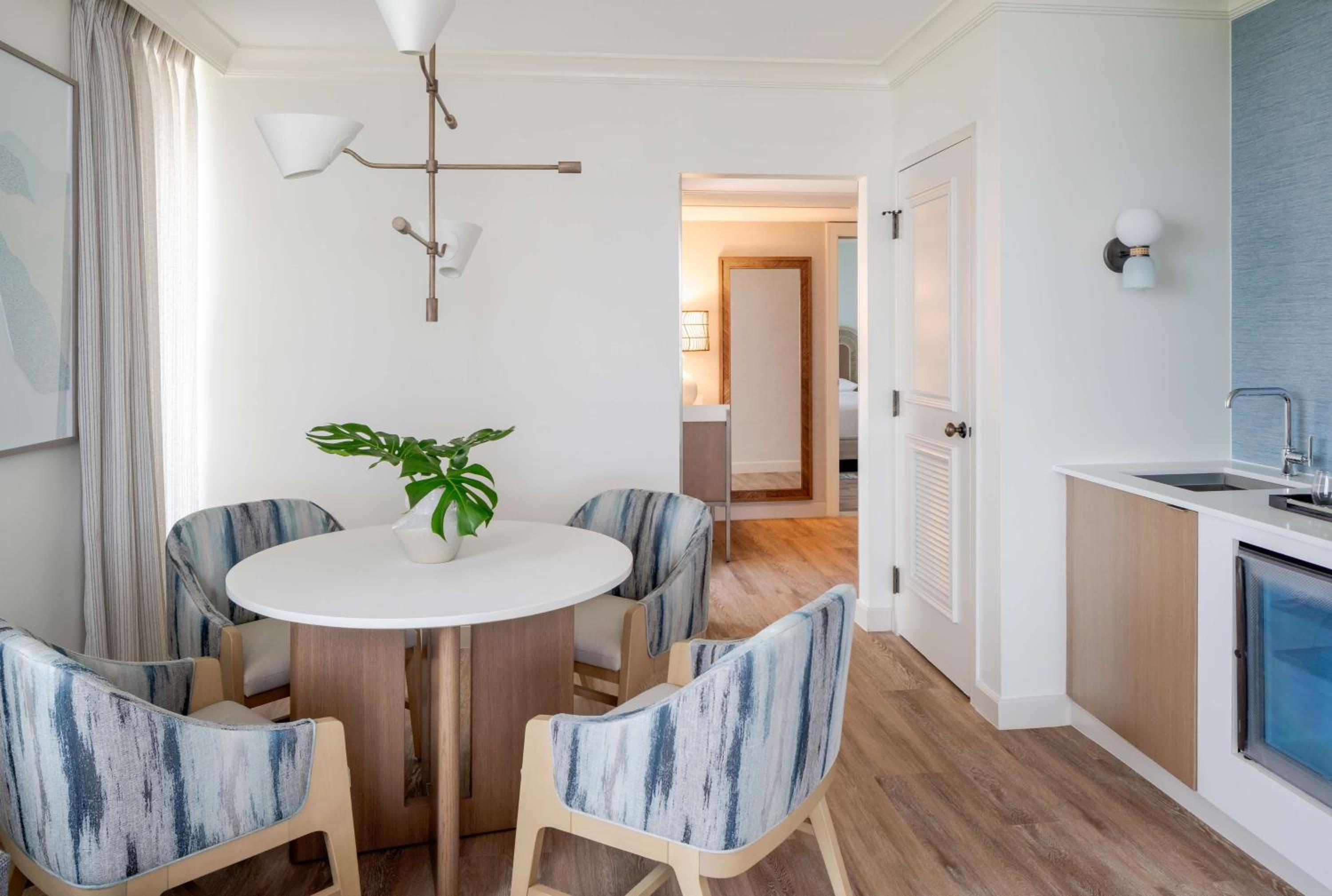 Family King Suite with Sofa Bed and Bay View photo 3