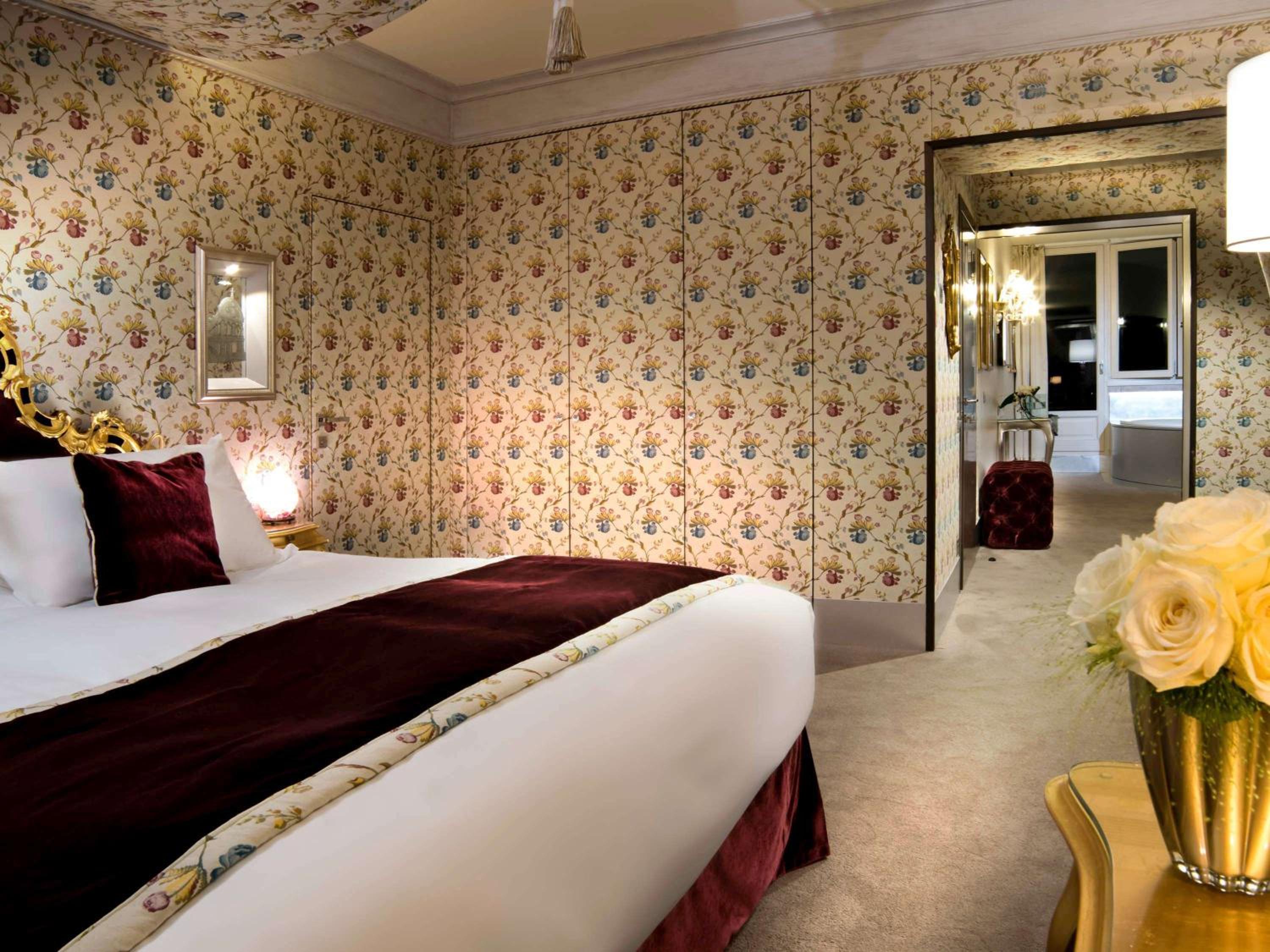 Executive Suite with Private Terrace and City View