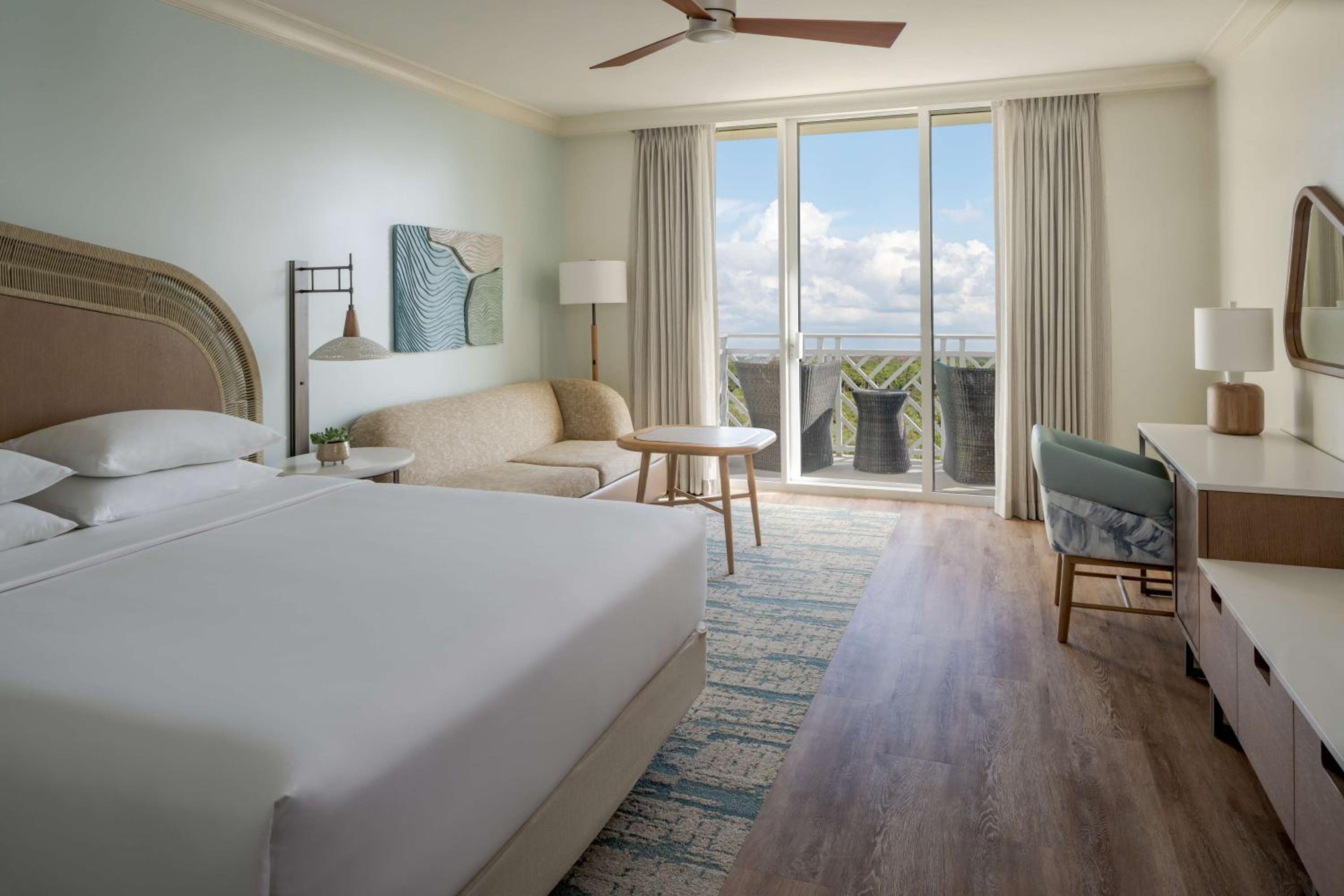King Room with Balcony and Partial Bay View