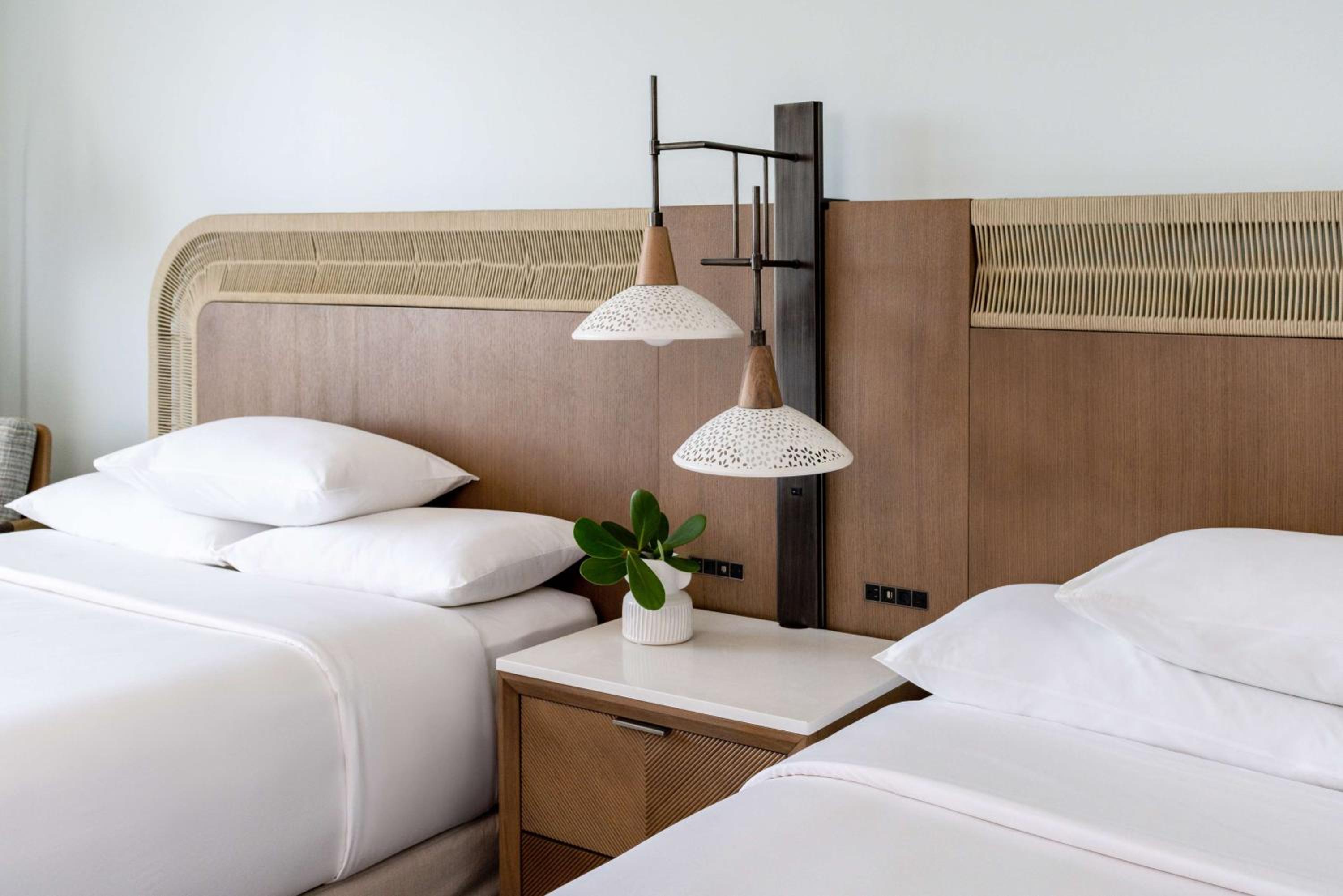 Queen Room with Two Queen Beds - Photo 2