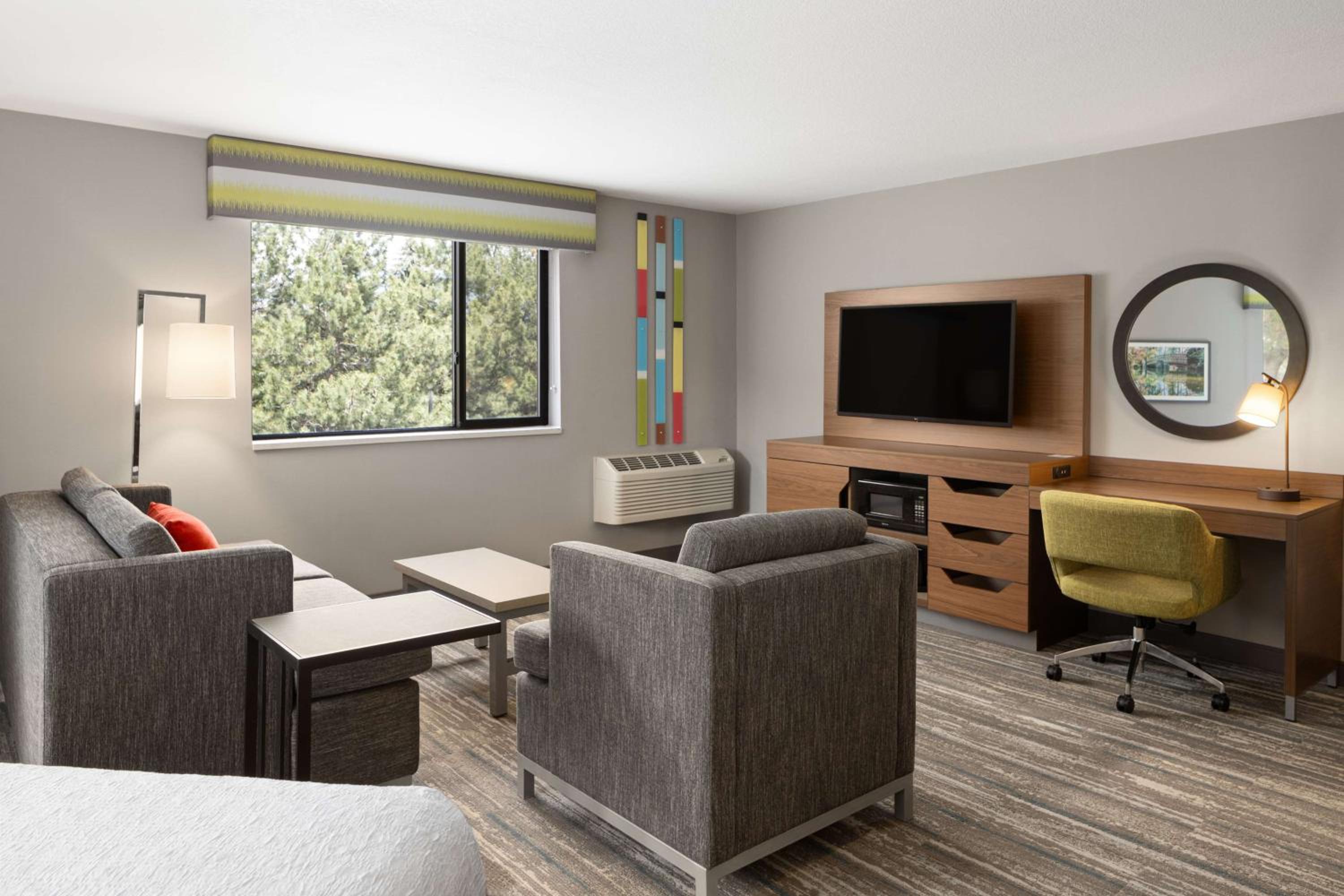 King Studio Suite - Non-Smoking - Photo 2