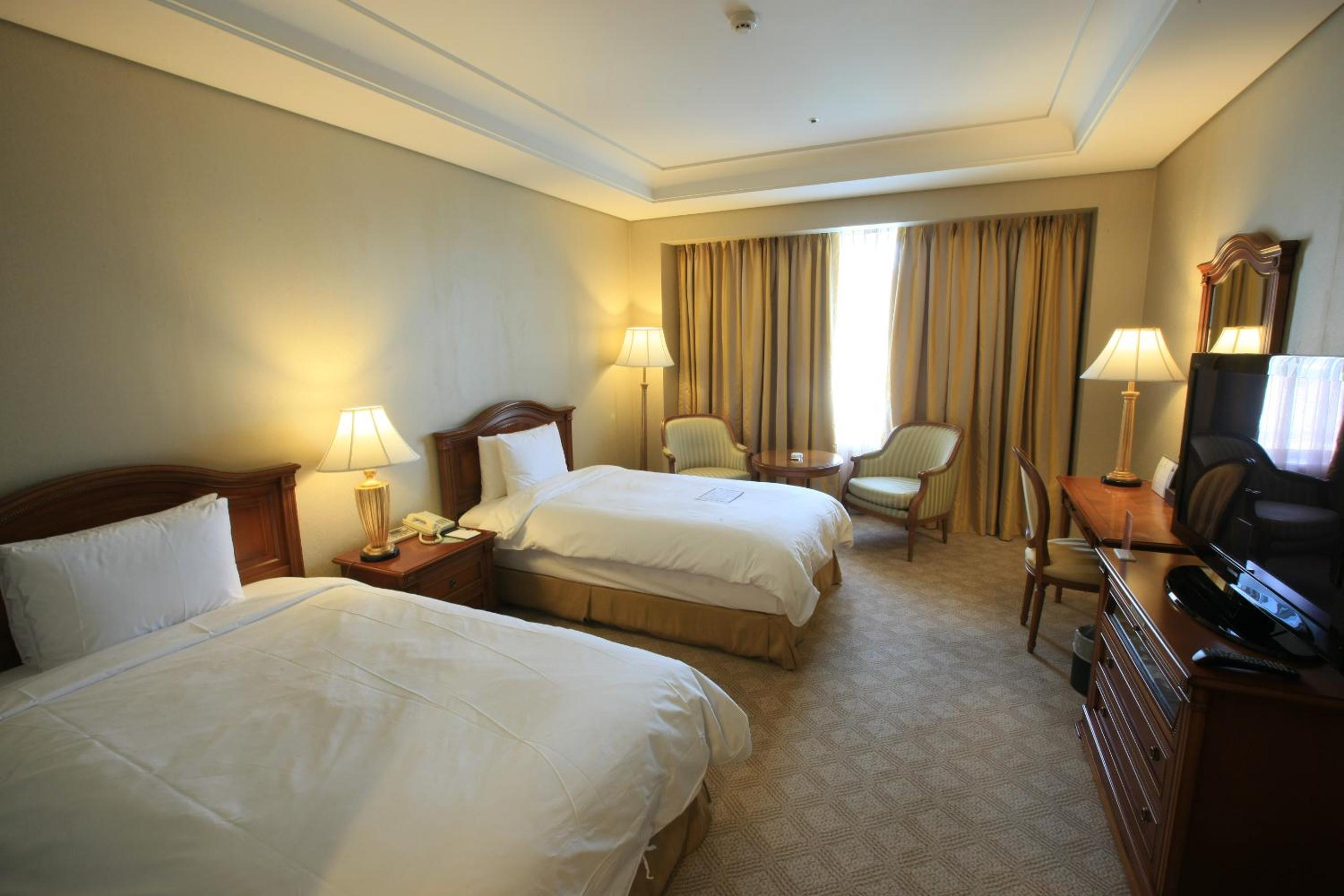Standard Twin Room photo 2