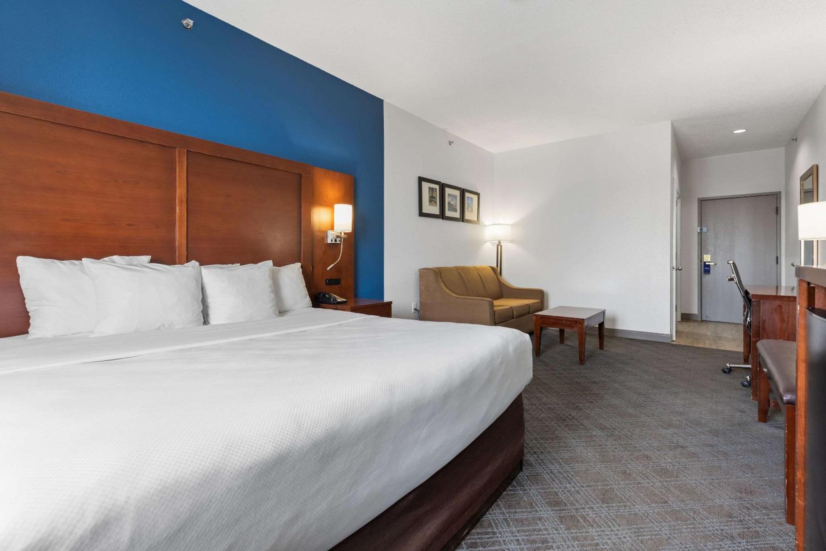 King Suite - Photo 6