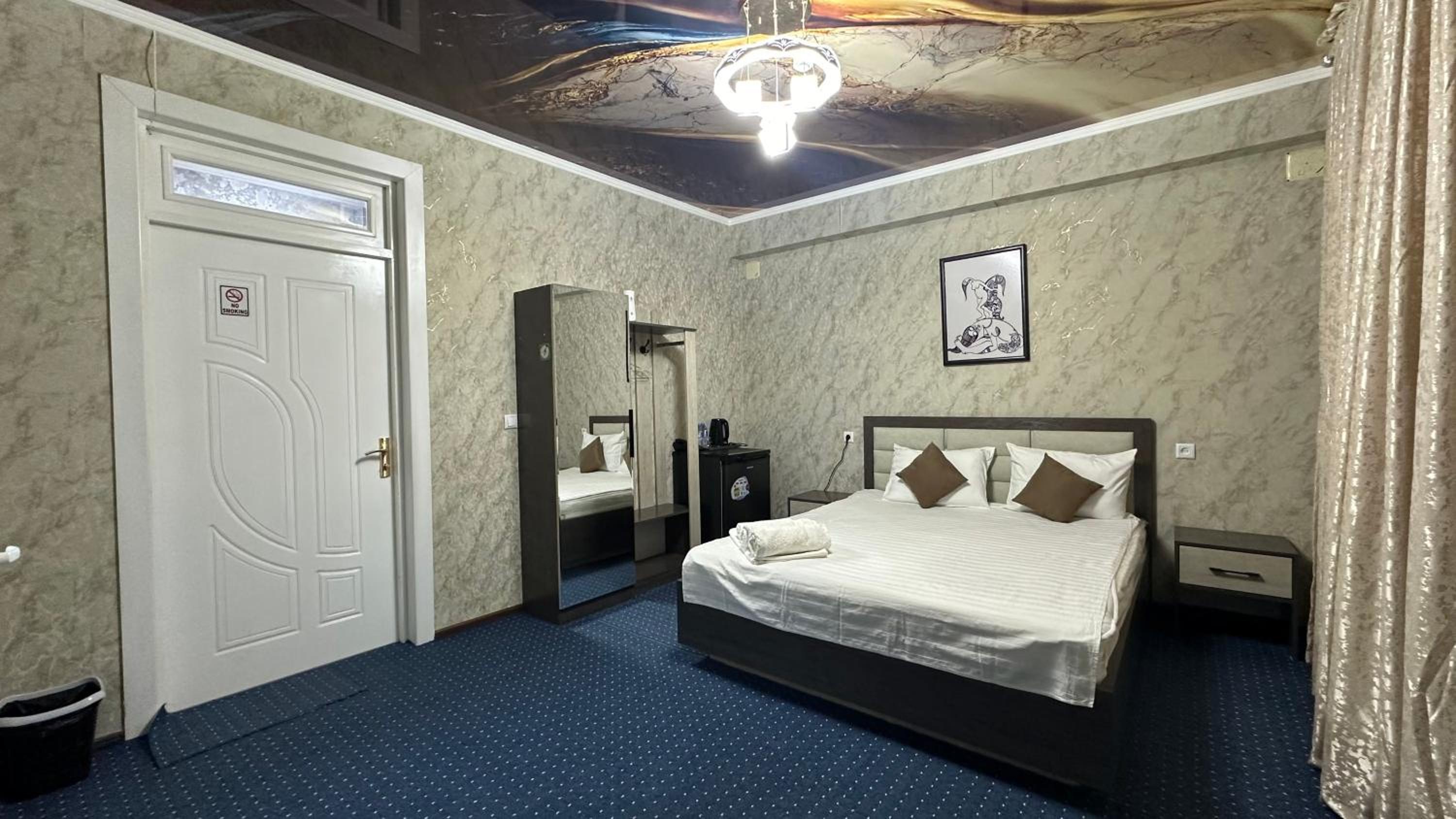 Double Room with Private Bathroom photo 3