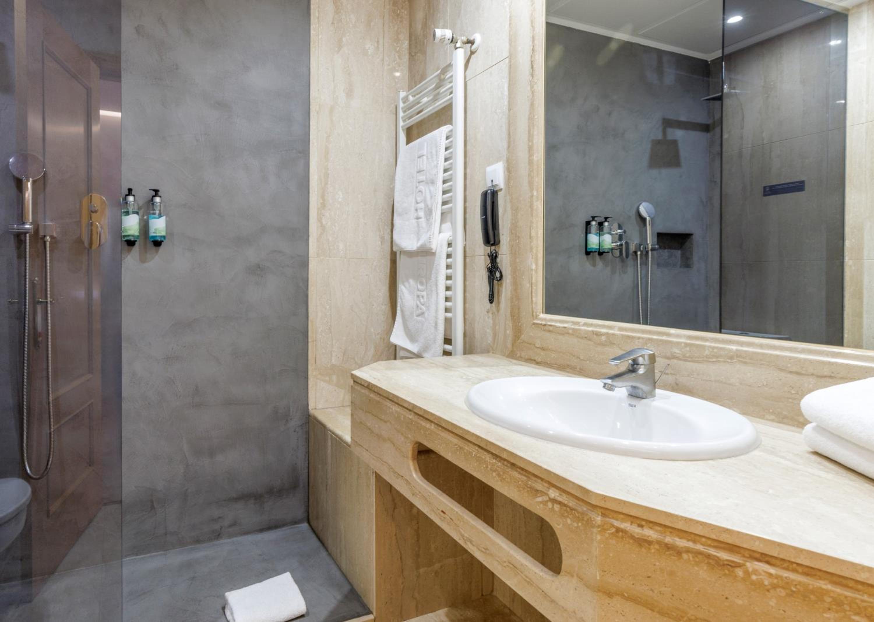 Double or Twin Room photo 2
